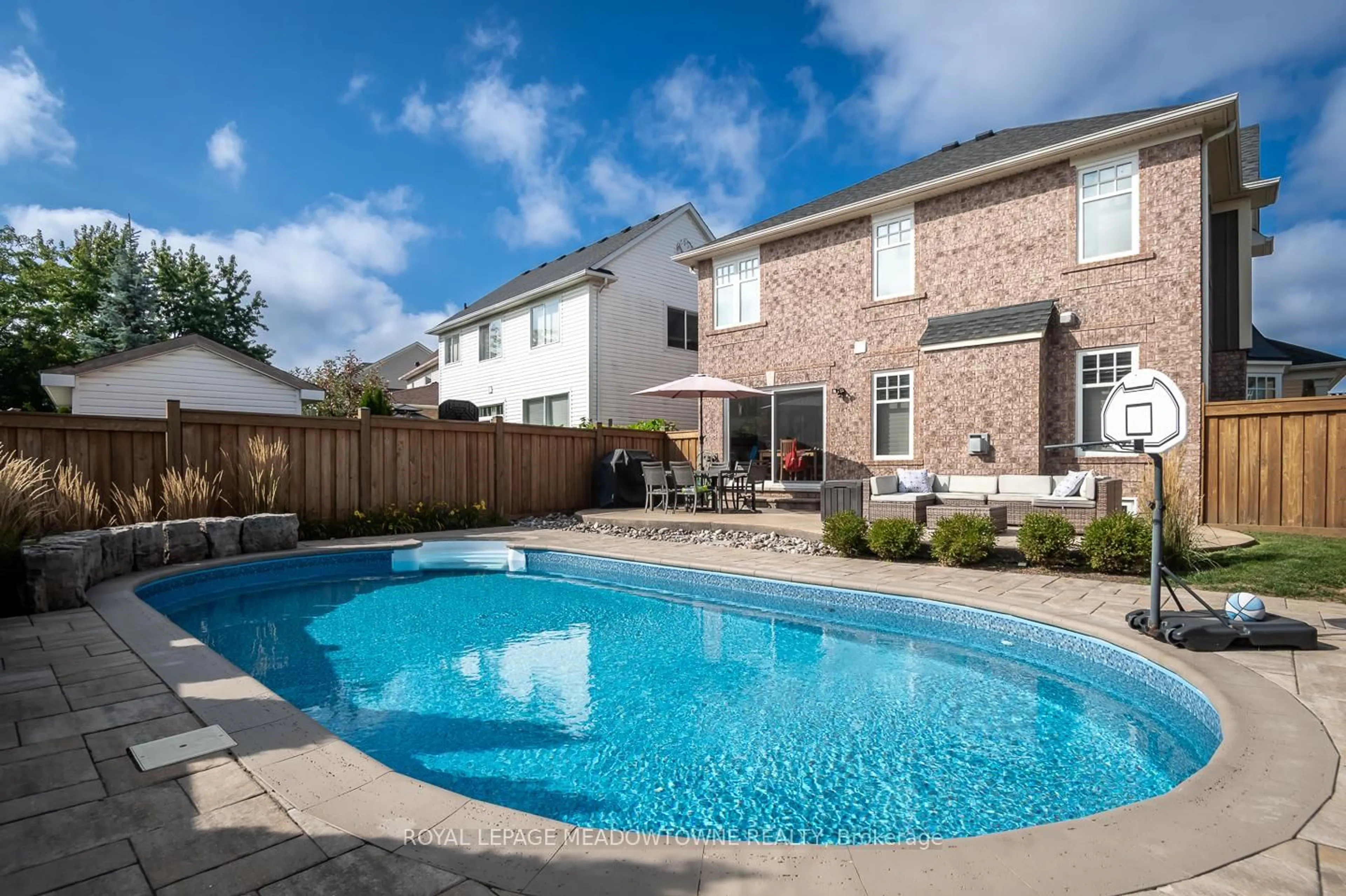 Pool for 1592 French Garden, Milton Ontario L9T 5M4