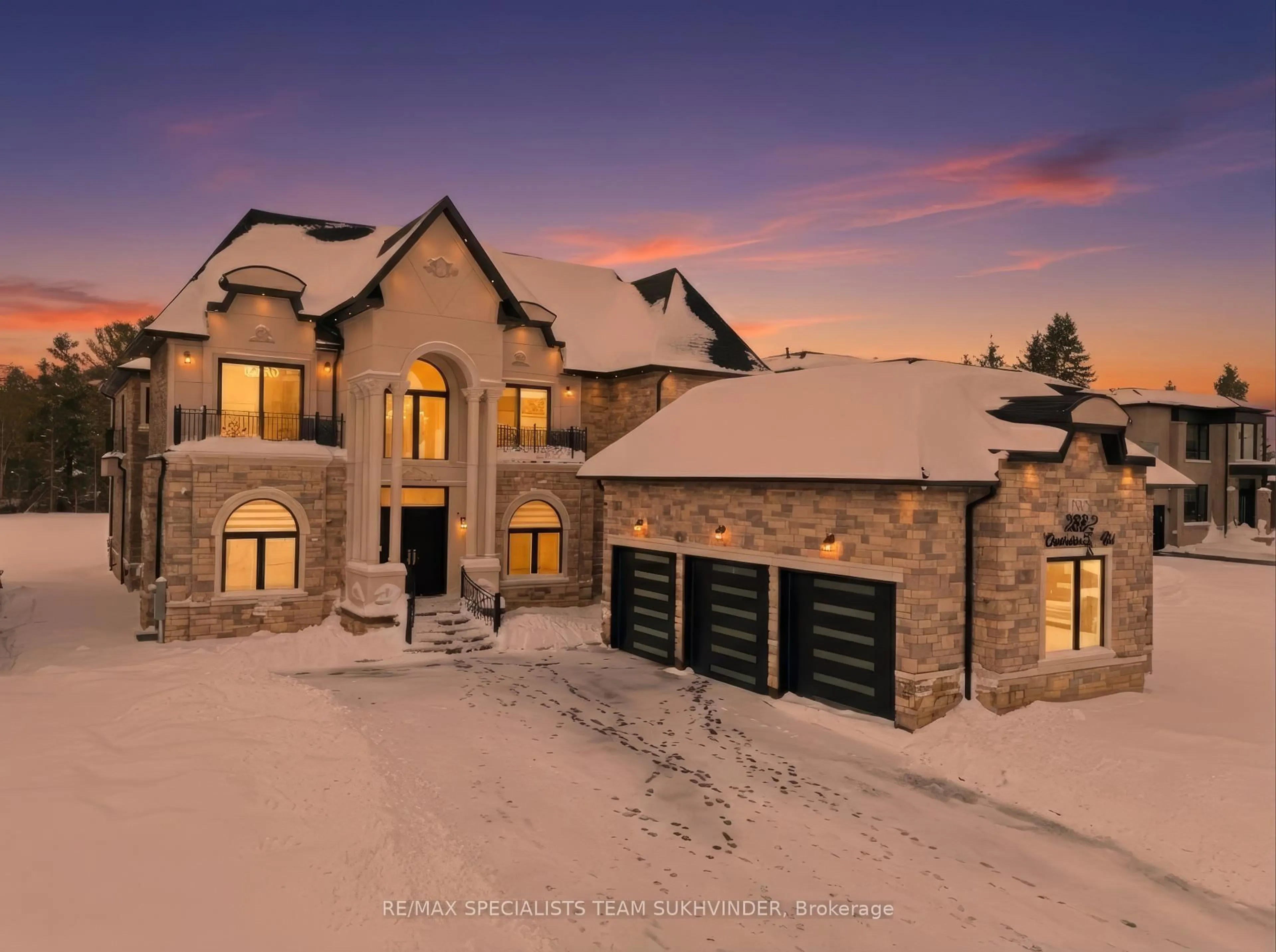 Home with brick exterior material, unknown for 2882 Charleston Sdrd, Caledon Ontario L7K 0V9