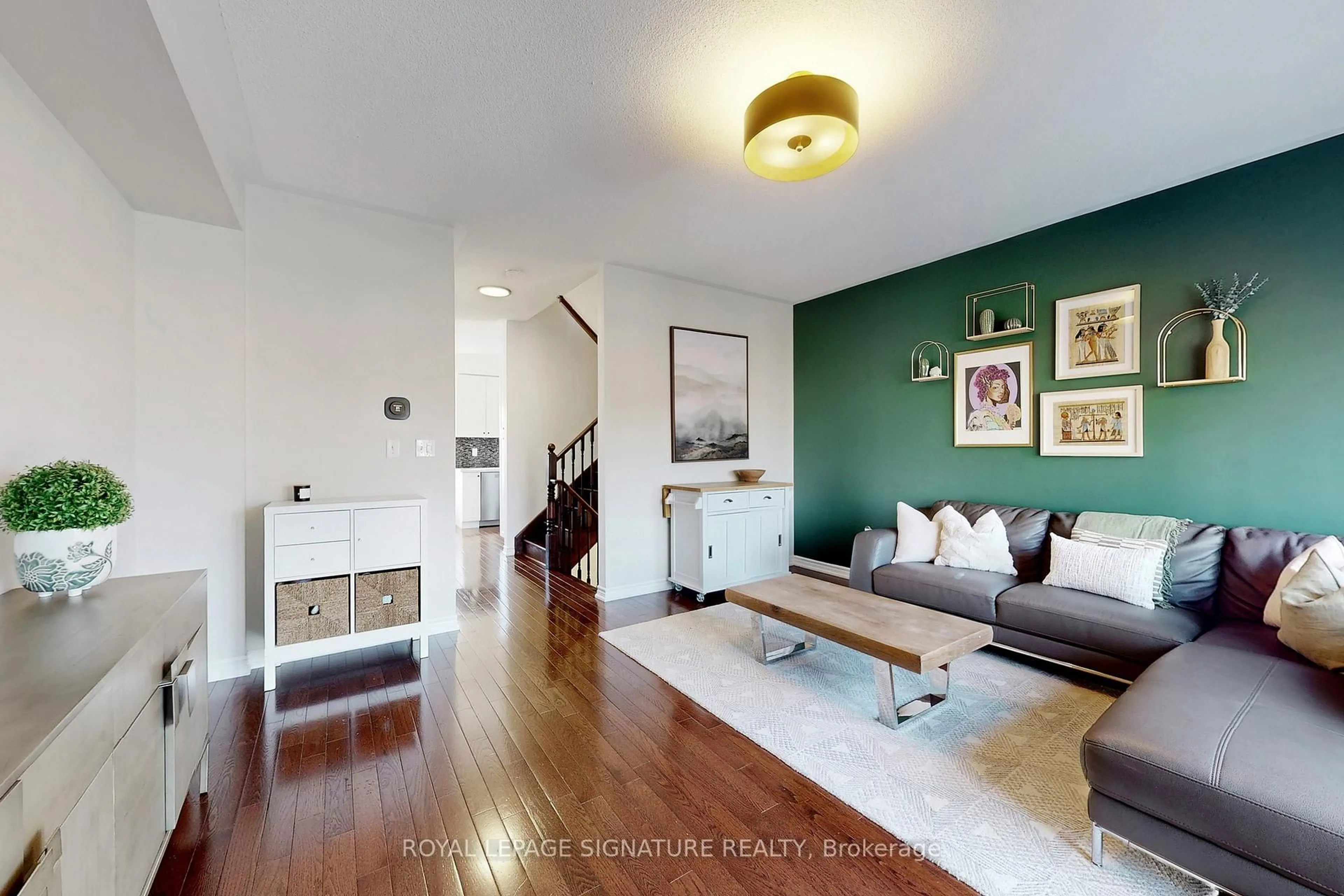 Living room with furniture, unknown for 1115 Haig Blvd #4, Mississauga Ontario L5E 2M6