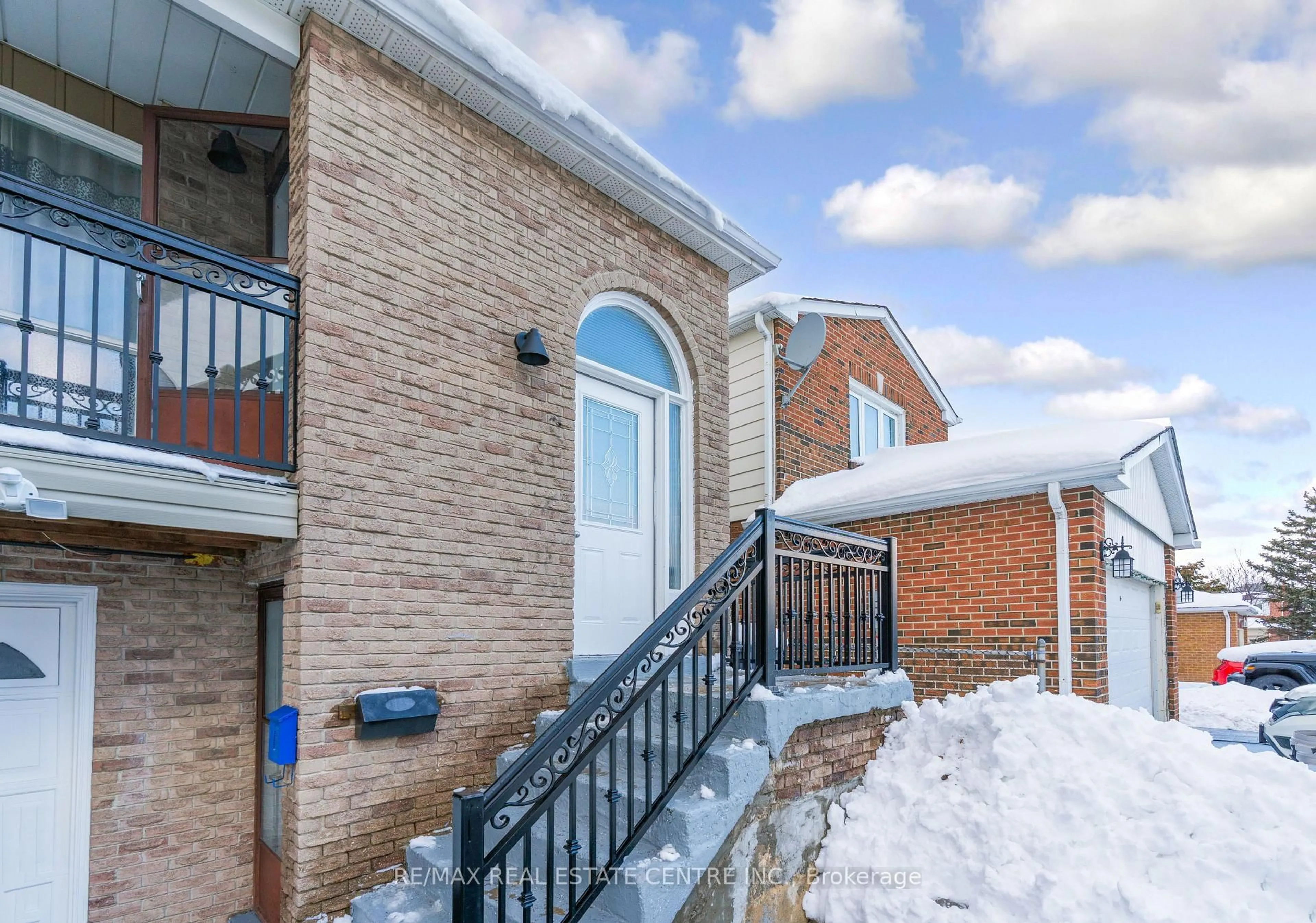 Home with brick exterior material, street for 10 Pickard Lane, Brampton Ontario L6Y 2M5