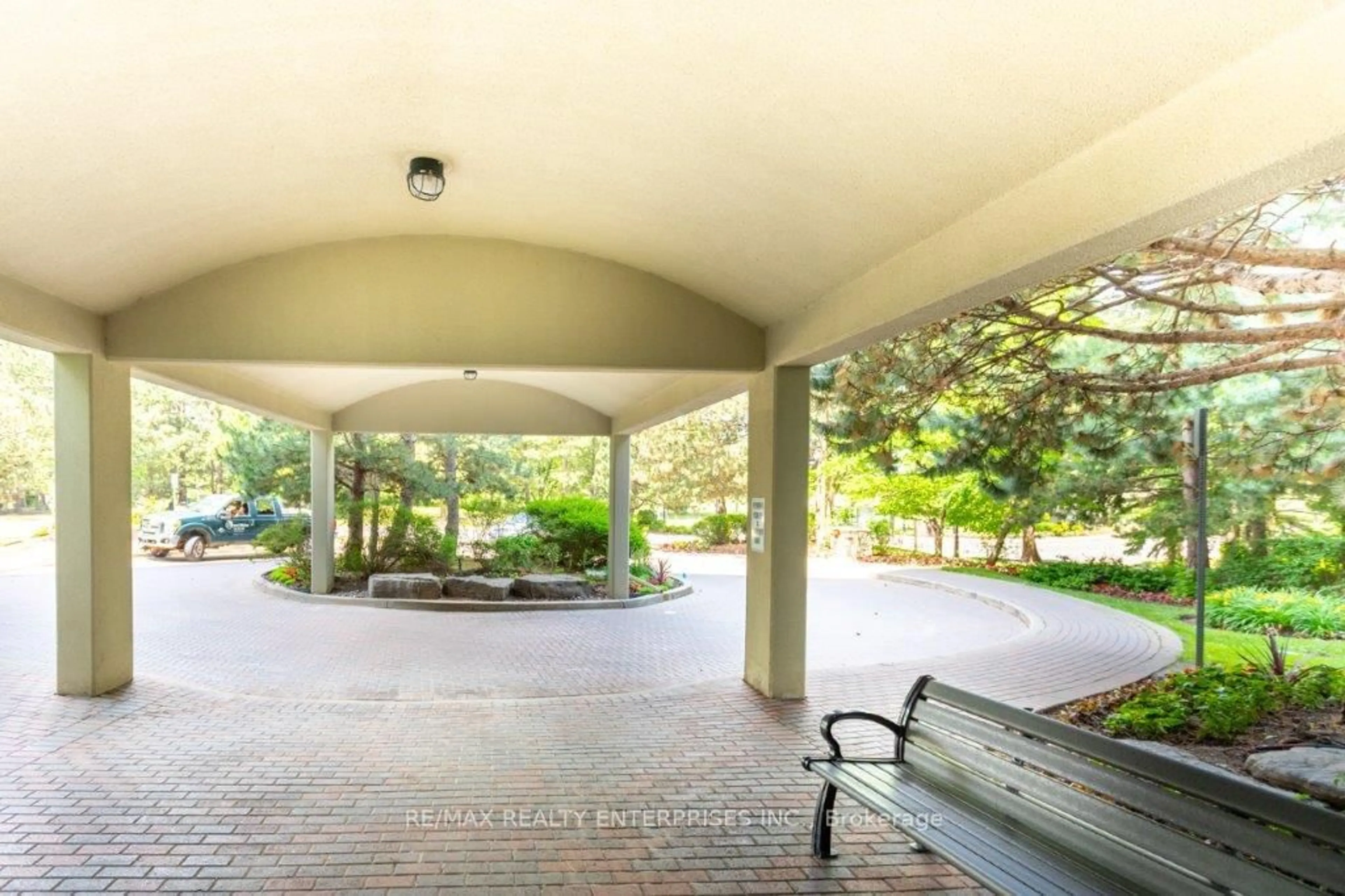 Unknown for 24 Hanover Rd #309, Brampton Ontario L6S 5K8