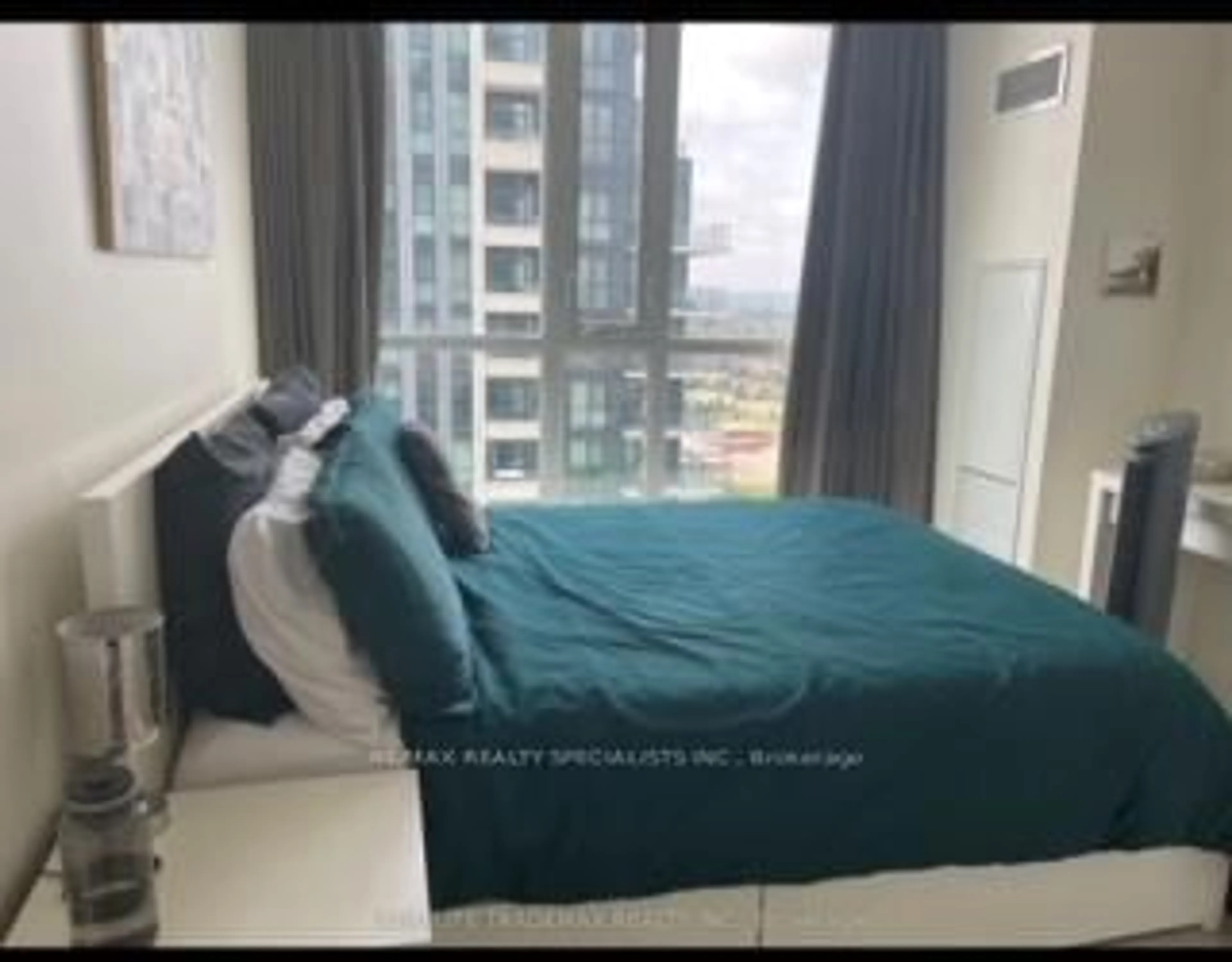 Bedroom with bed, unknown for 4099 Brickstone Mews #2106, Mississauga Ontario L5B 0G2