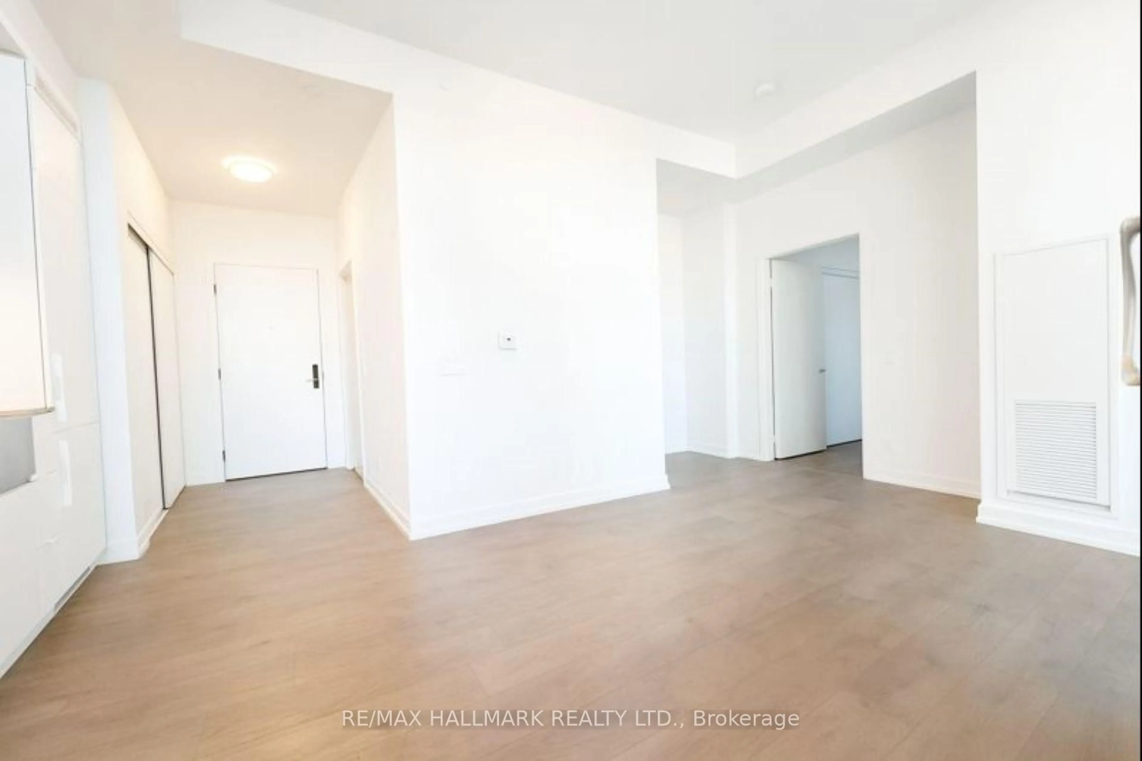 A pic of a room for 270 Dufferin St #402, Toronto Ontario M6K 0H8