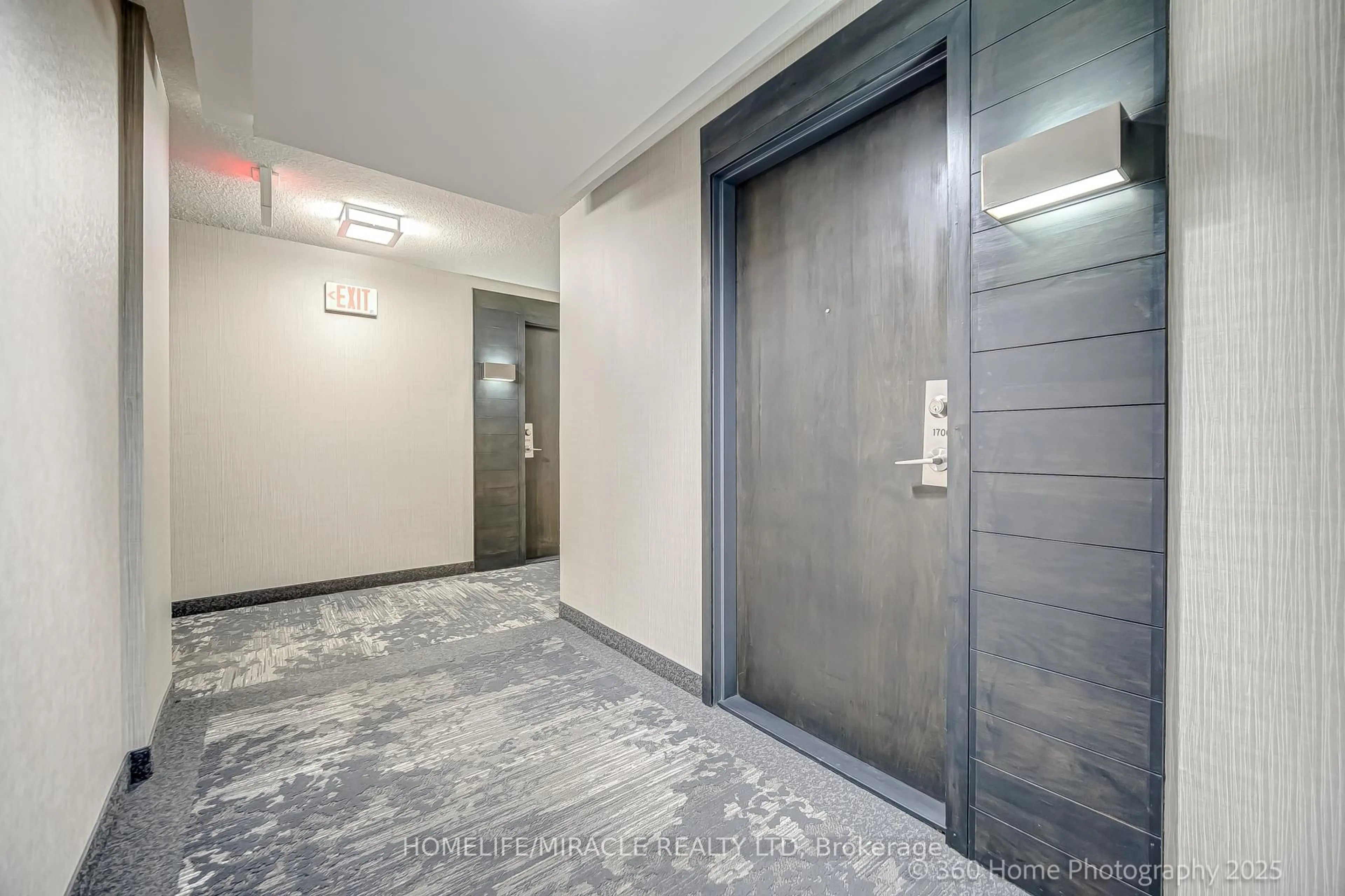 Indoor foyer for 225 Sherway Gardens Rd #1706, Toronto Ontario M9C 0A3