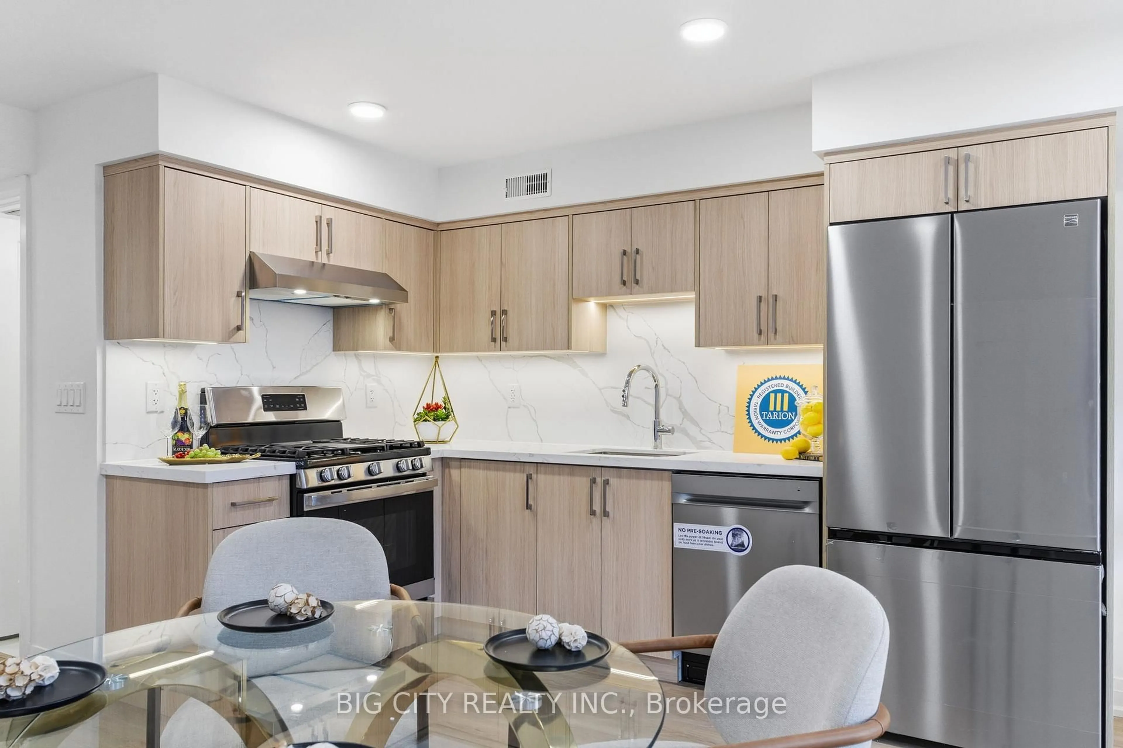 Open concept kitchen, unknown for 68 Westholme Ave #2, Toronto Ontario M6P 3B8