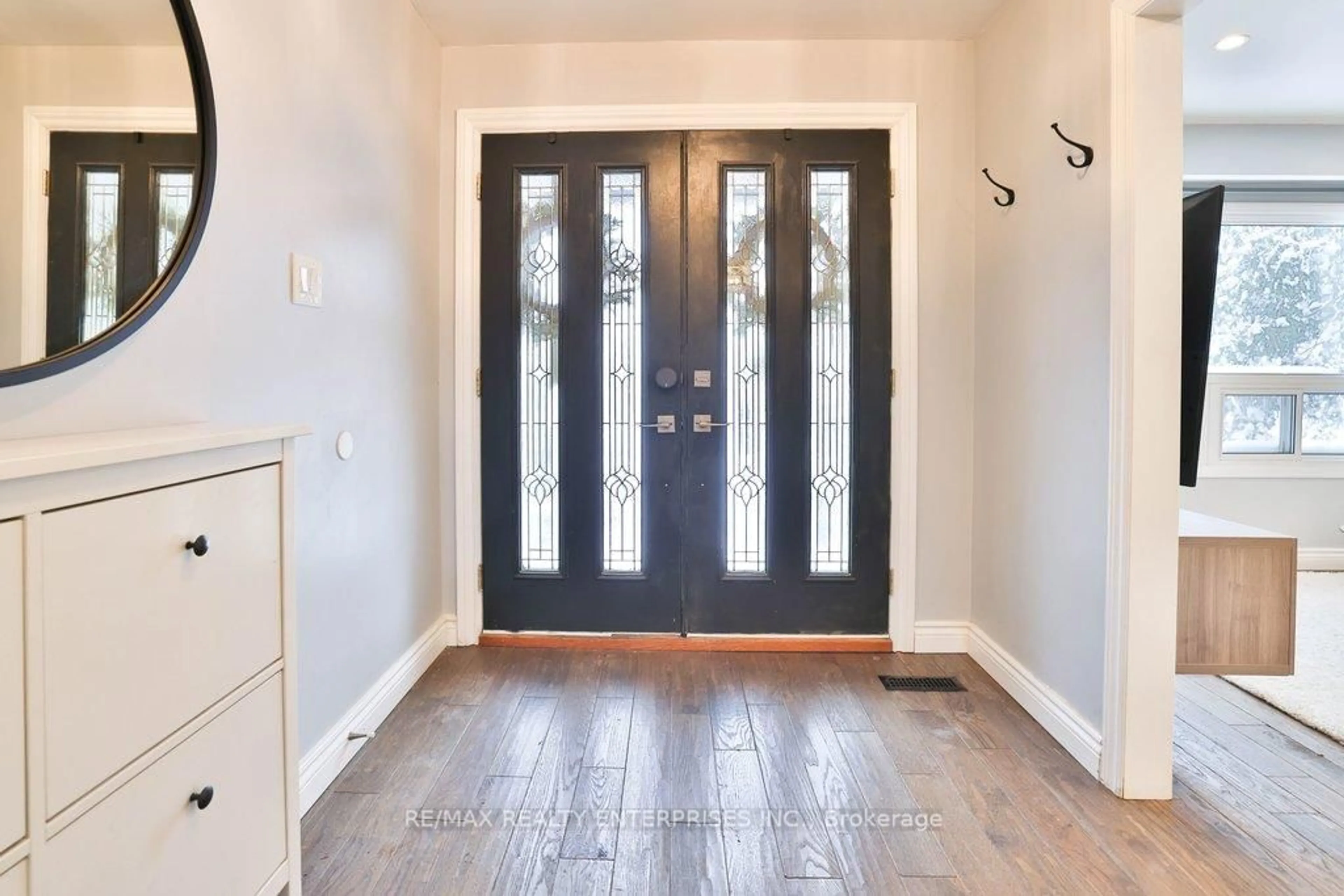 Indoor entryway for 2673 Kingsberry Cres, Mississauga Ontario L5B 2K6