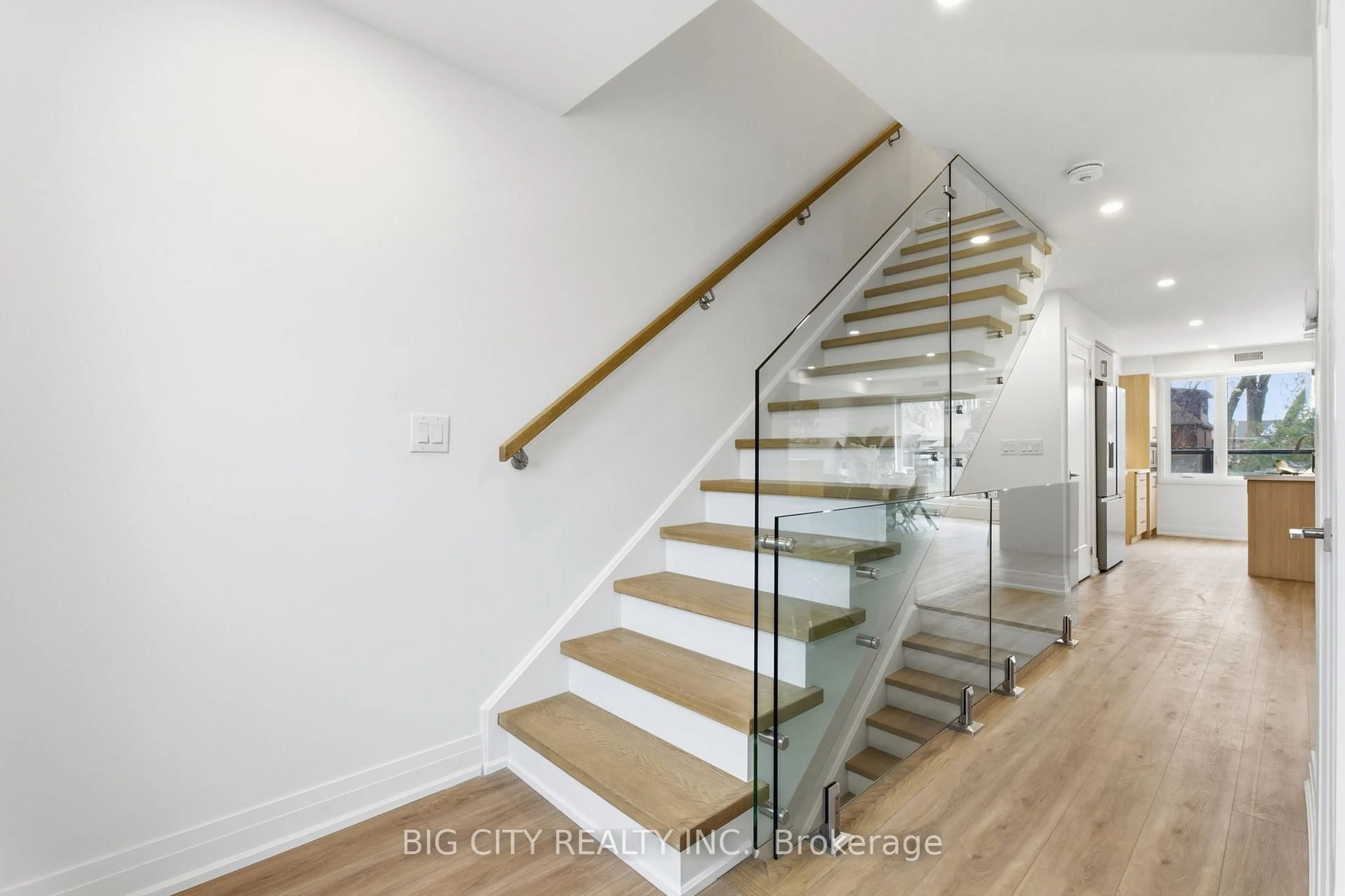 Stairs for 68 Westholme Ave #3, Toronto Ontario M6P 3B8