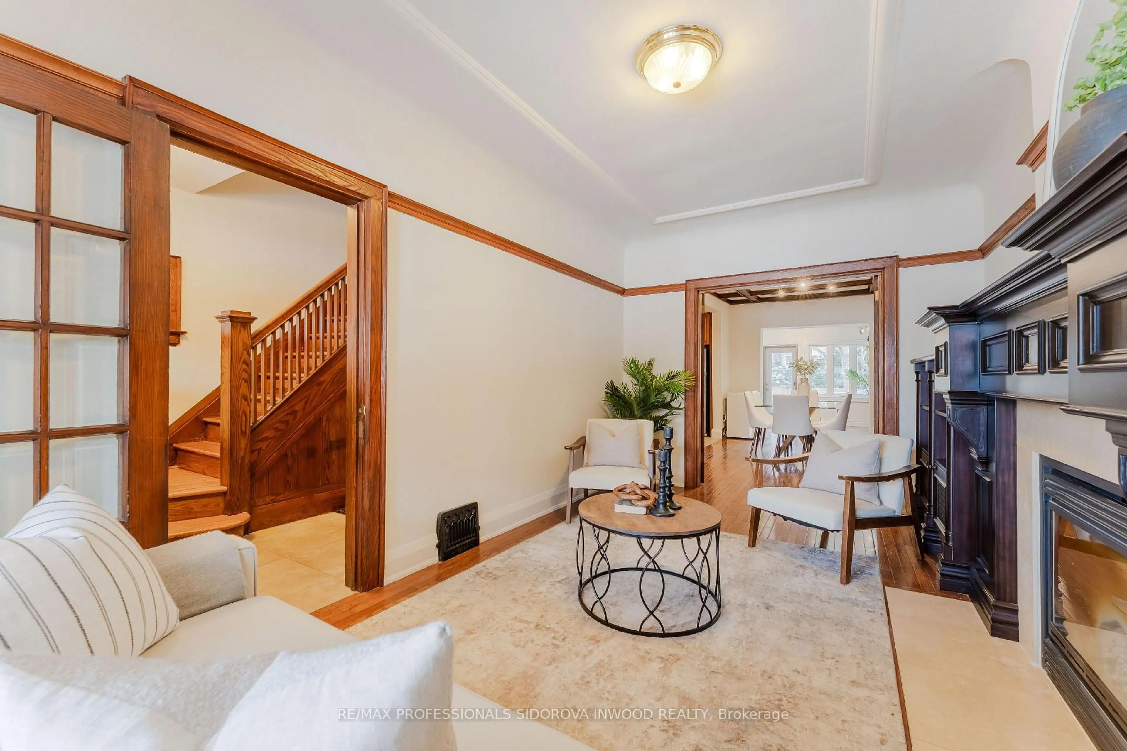 Unknown for 313 Armadale Ave, Toronto Ontario M6S 3X5