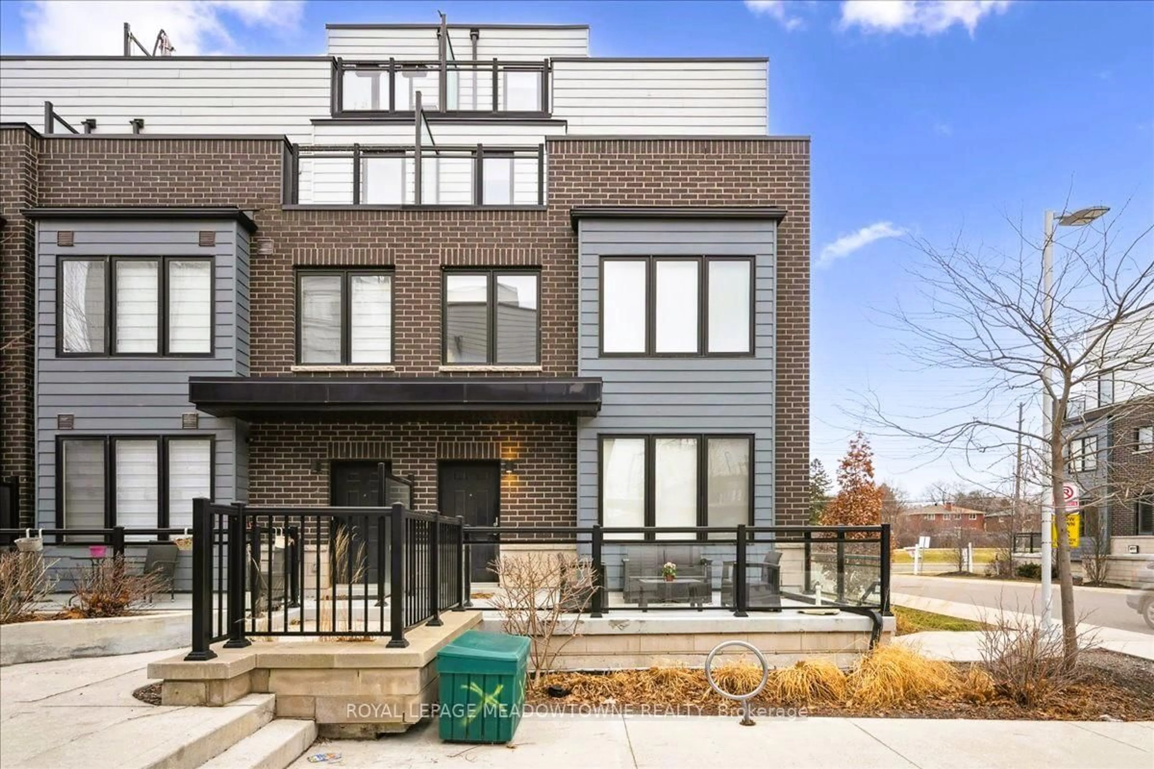 Home with brick exterior material, street for 2232 Bromsgrove Rd #TH #1, Mississauga Ontario L5J 0B3