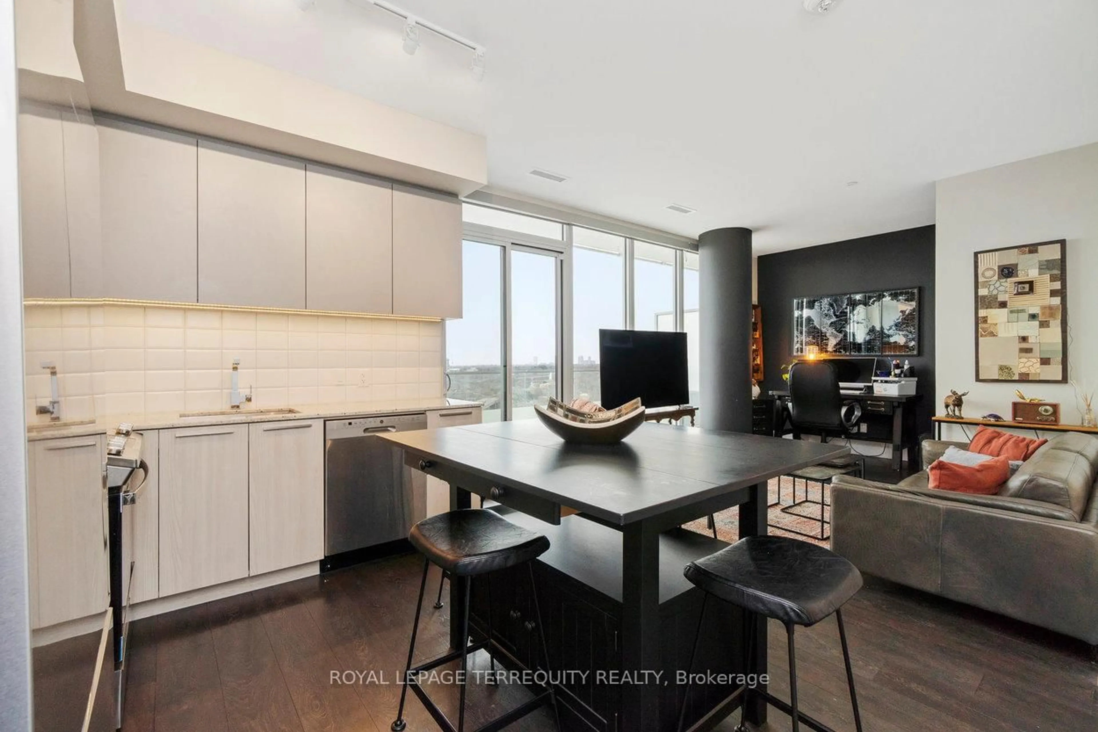 Open concept kitchen, unknown for 20 Brin Dr #1901, Toronto Ontario M8X 0B2