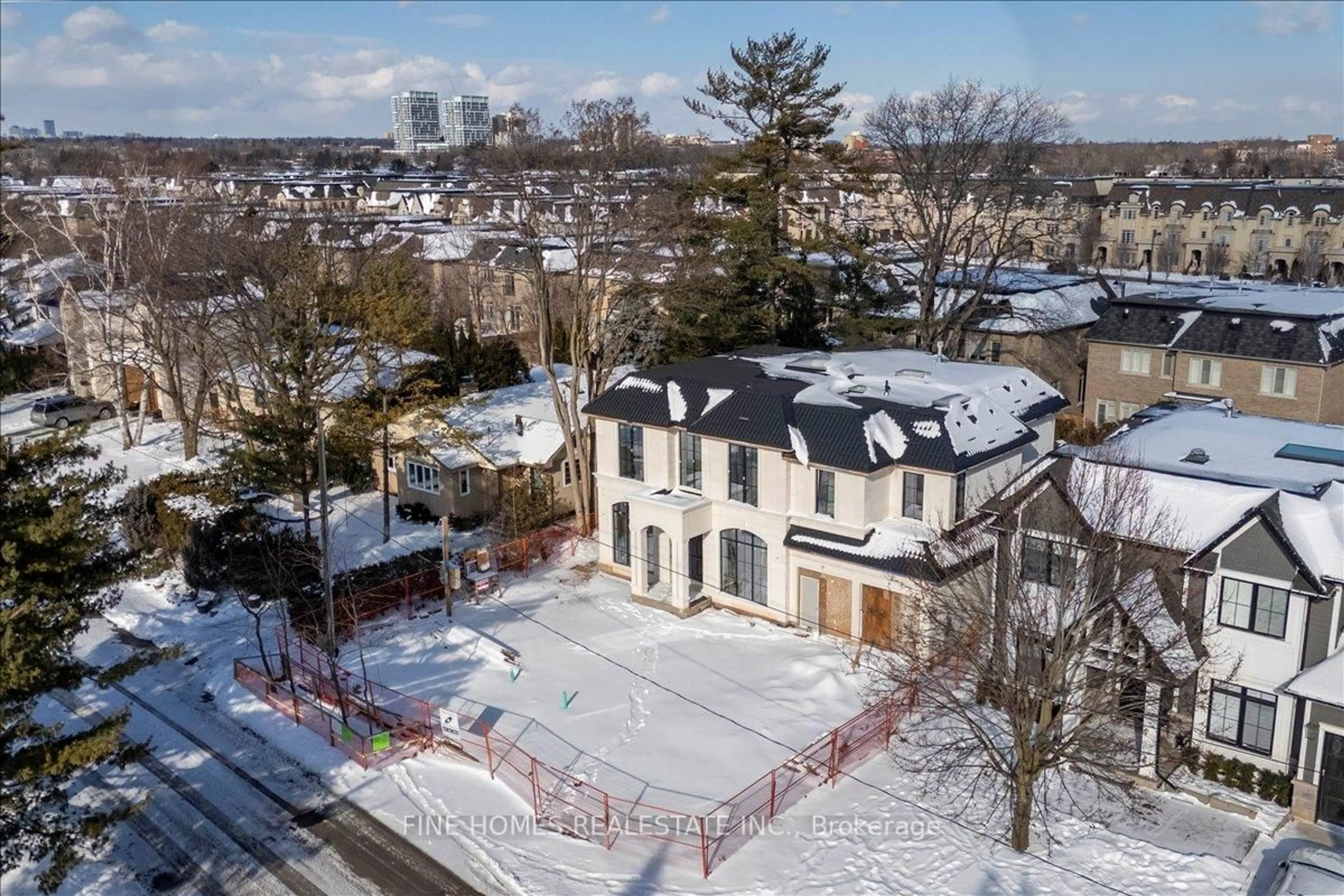 A pic from outside/outdoor area/front of a property/back of a property/a pic from drone, street for 189 Weybourne Rd, Oakville Ontario L6K 2T7