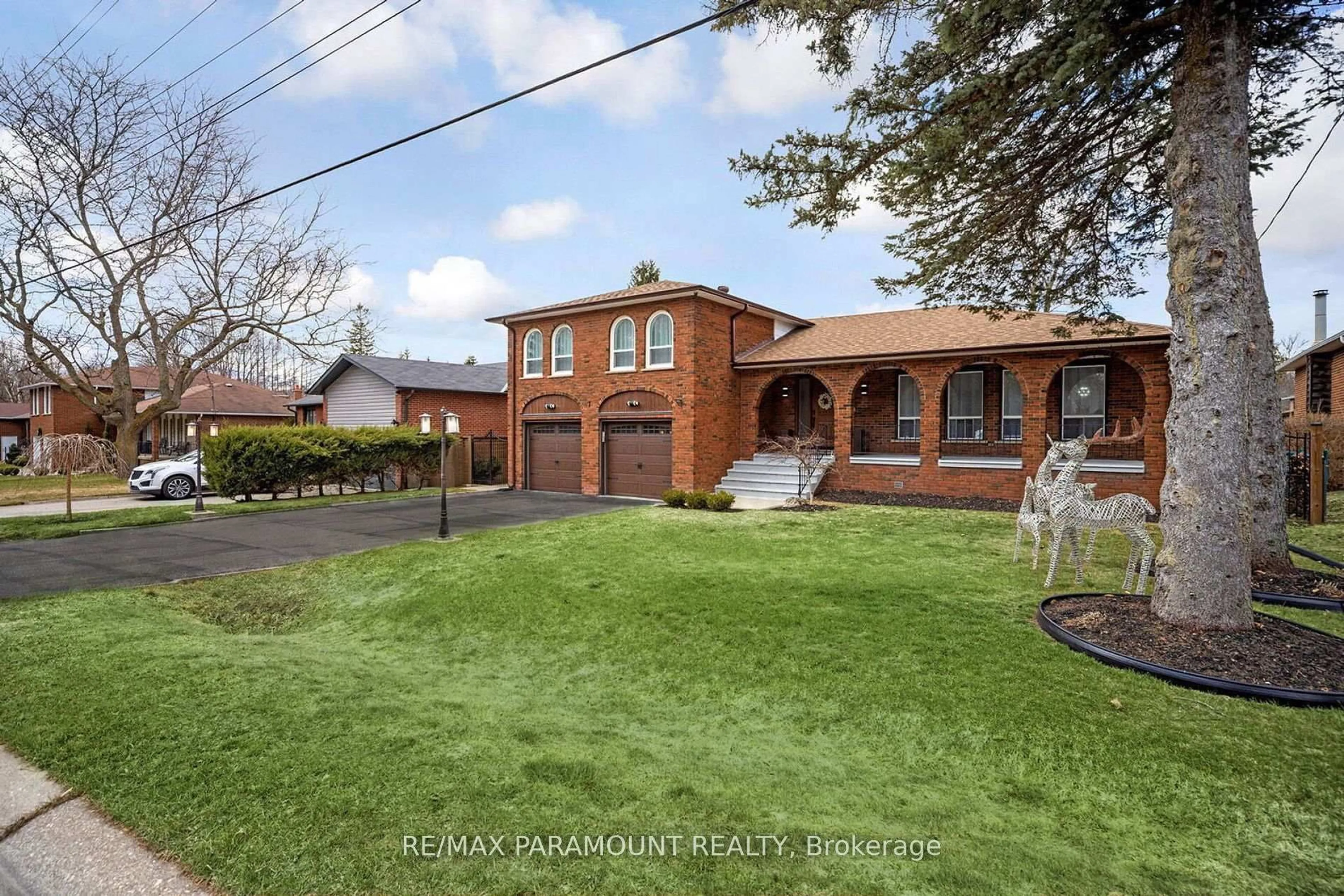 Home with brick exterior material, street for 7 Walker Rd, Caledon Ontario L7C 1G8