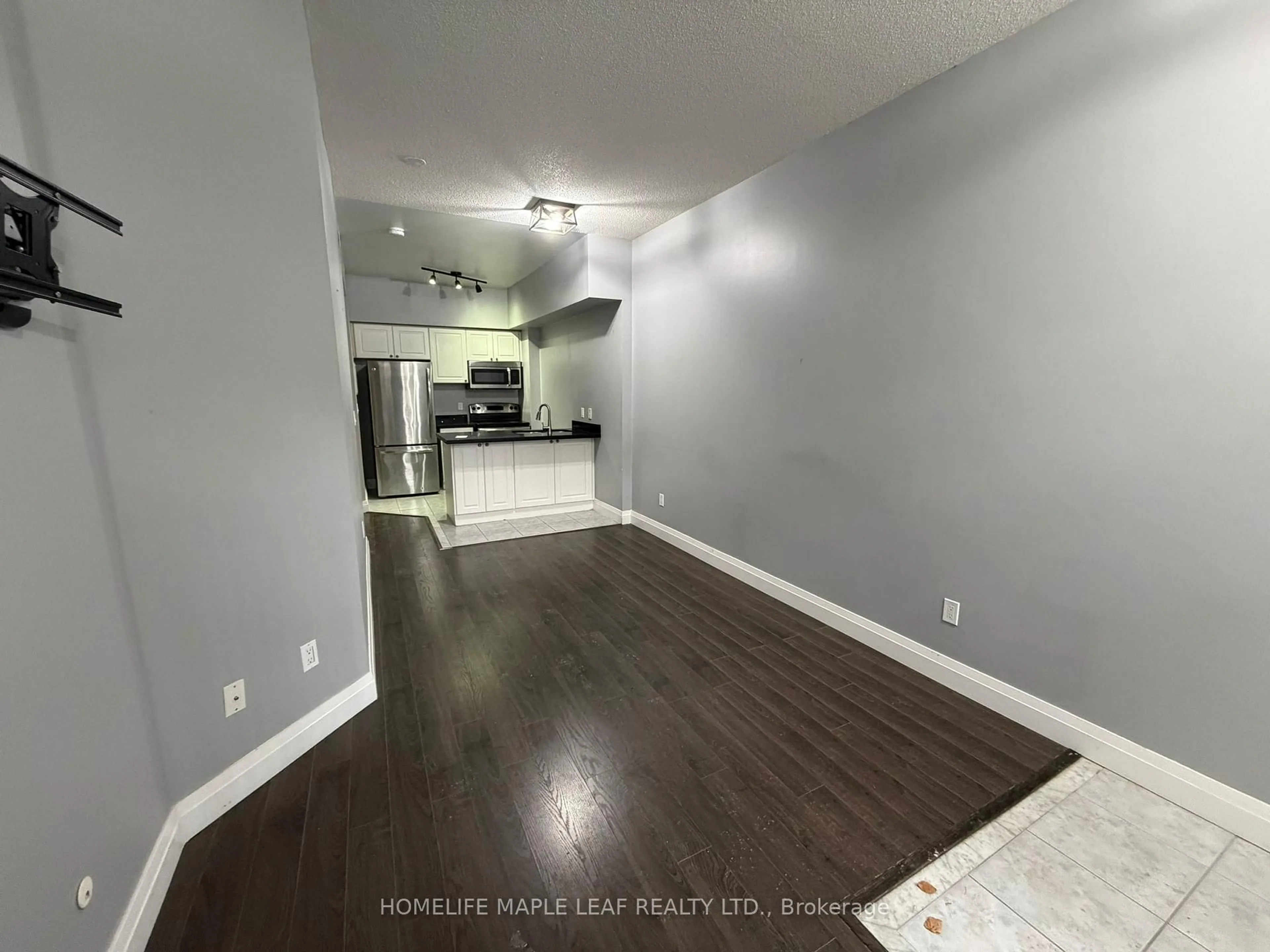 A pic of a room for 615 Shoreline Dr #17, Mississauga Ontario L5B 4K4