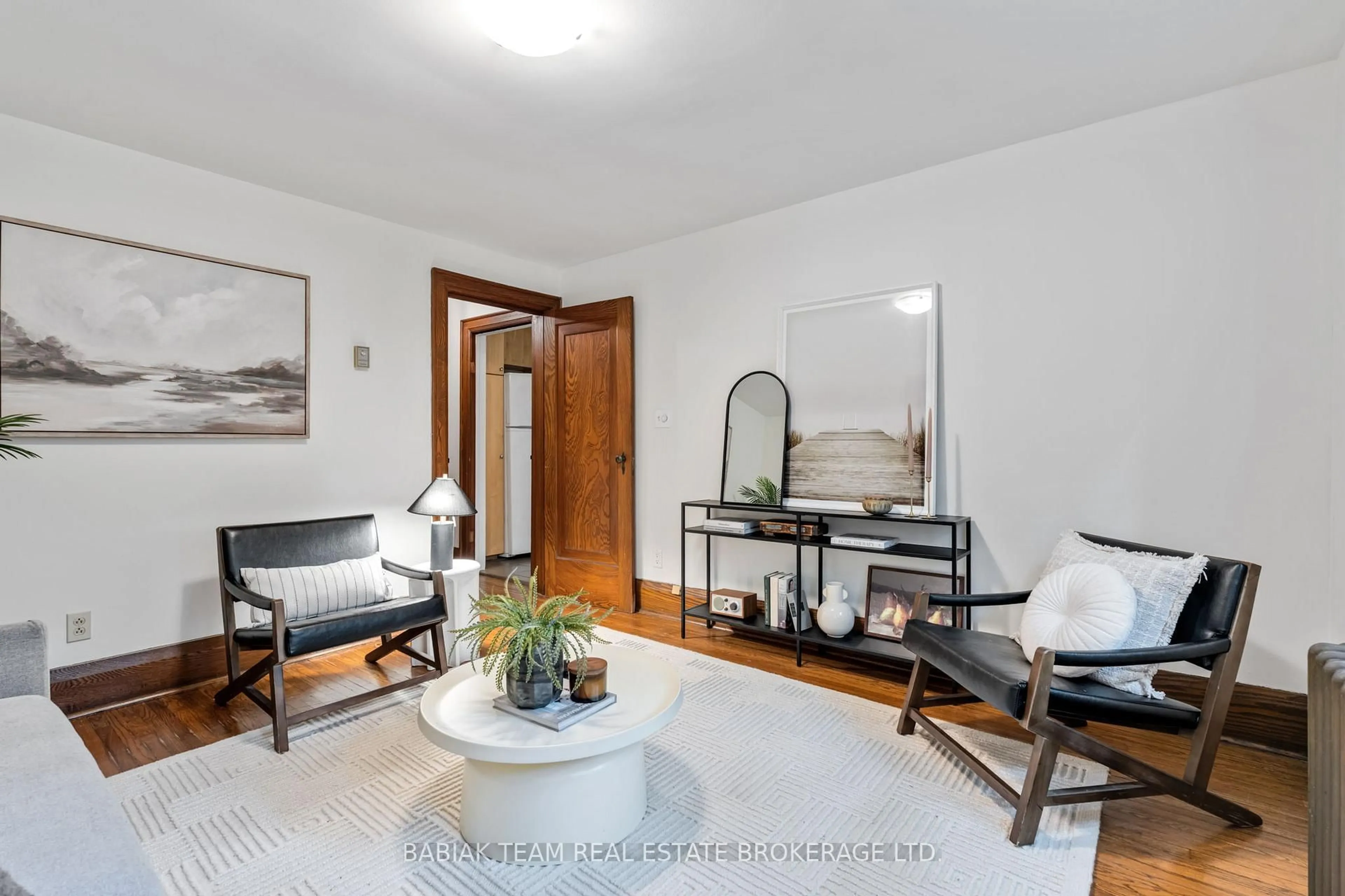 Living room with furniture, unknown for 8 Grenadier Ravine Dr, Toronto Ontario M6S 2W7