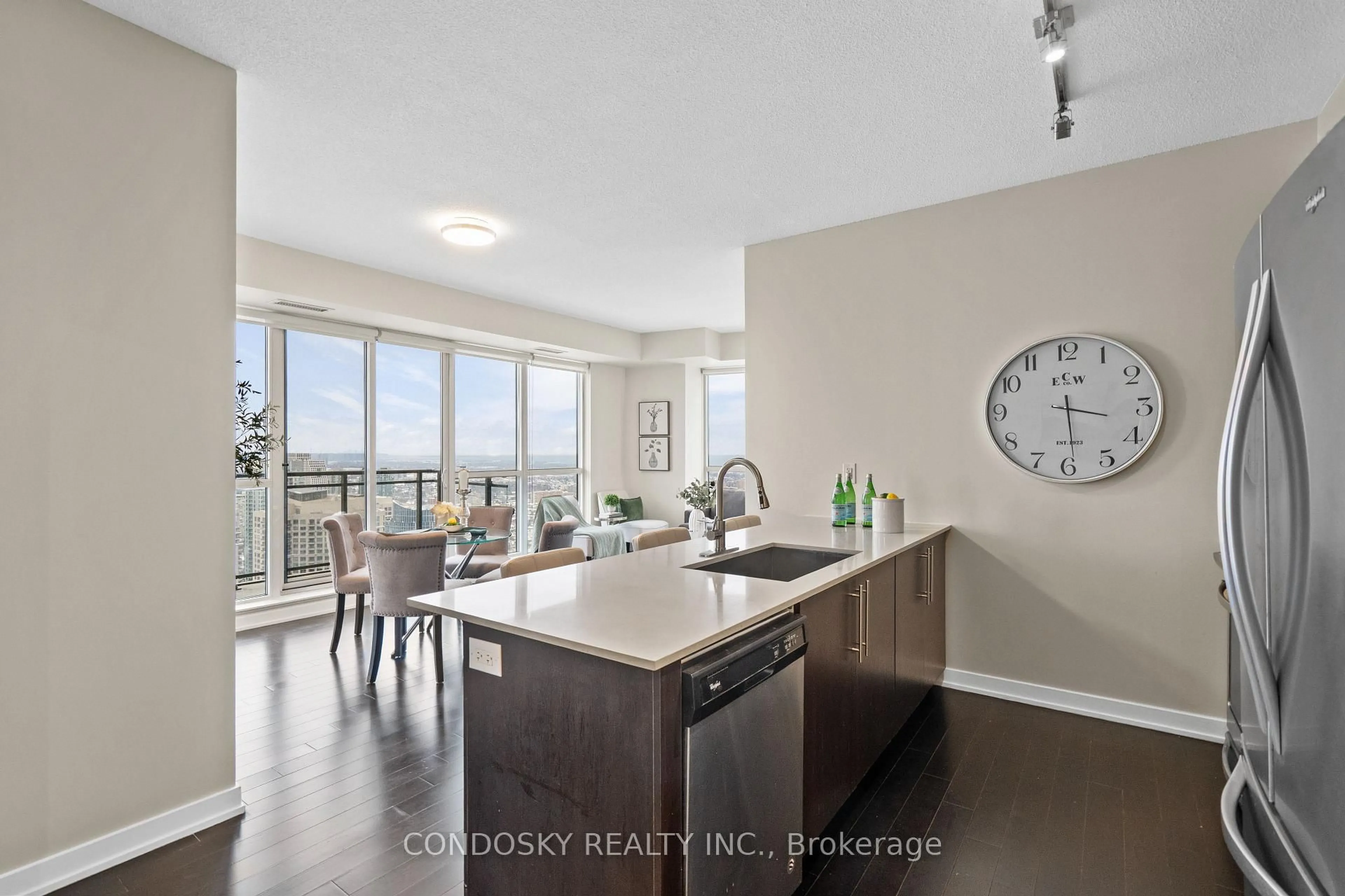 Open concept kitchen, unknown for 510 Curran Pl #4109, Mississauga Ontario L5B 0J8