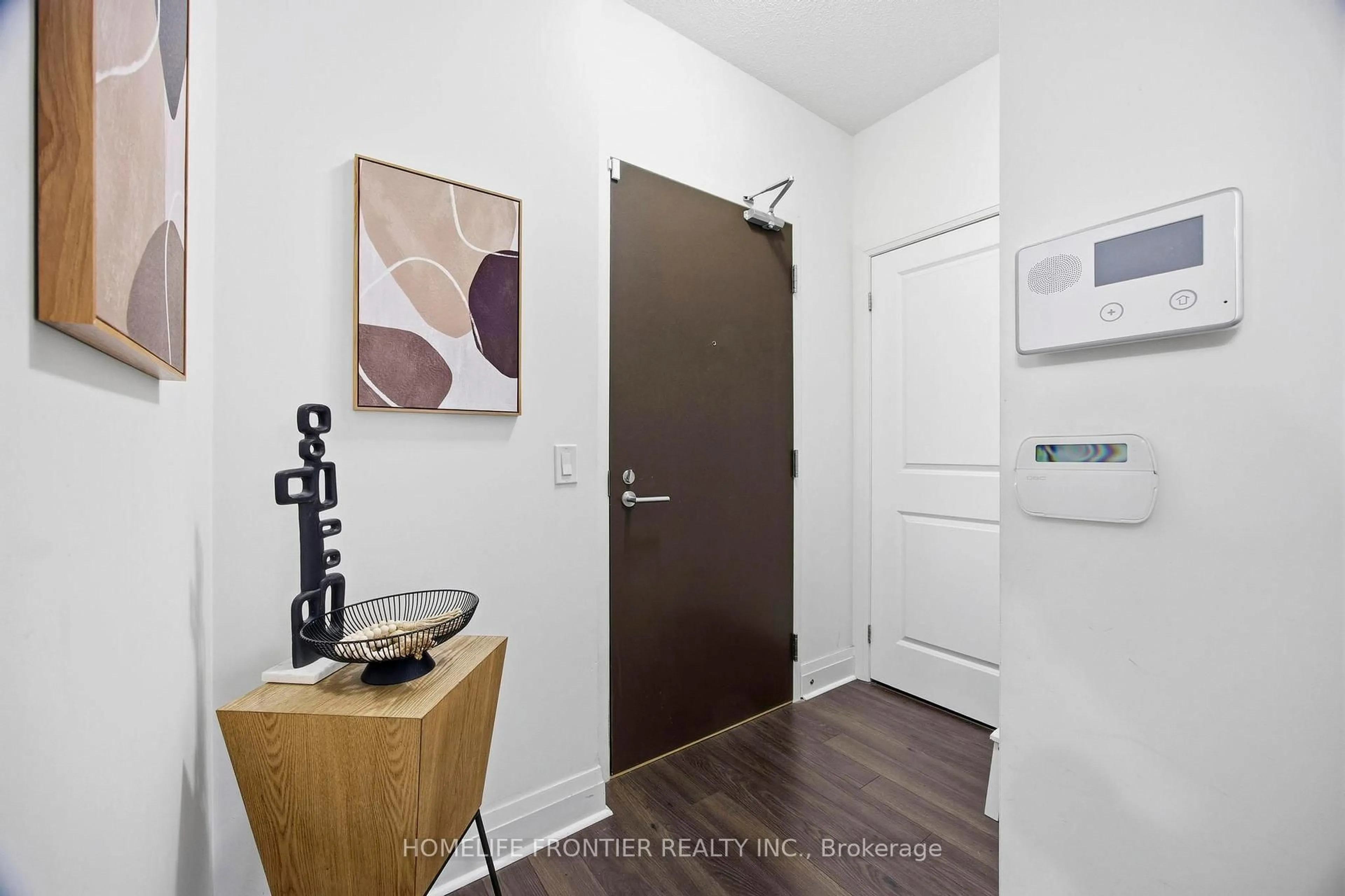 Indoor entryway for 17 Zorra St #210, Toronto Ontario M8Z 0C8