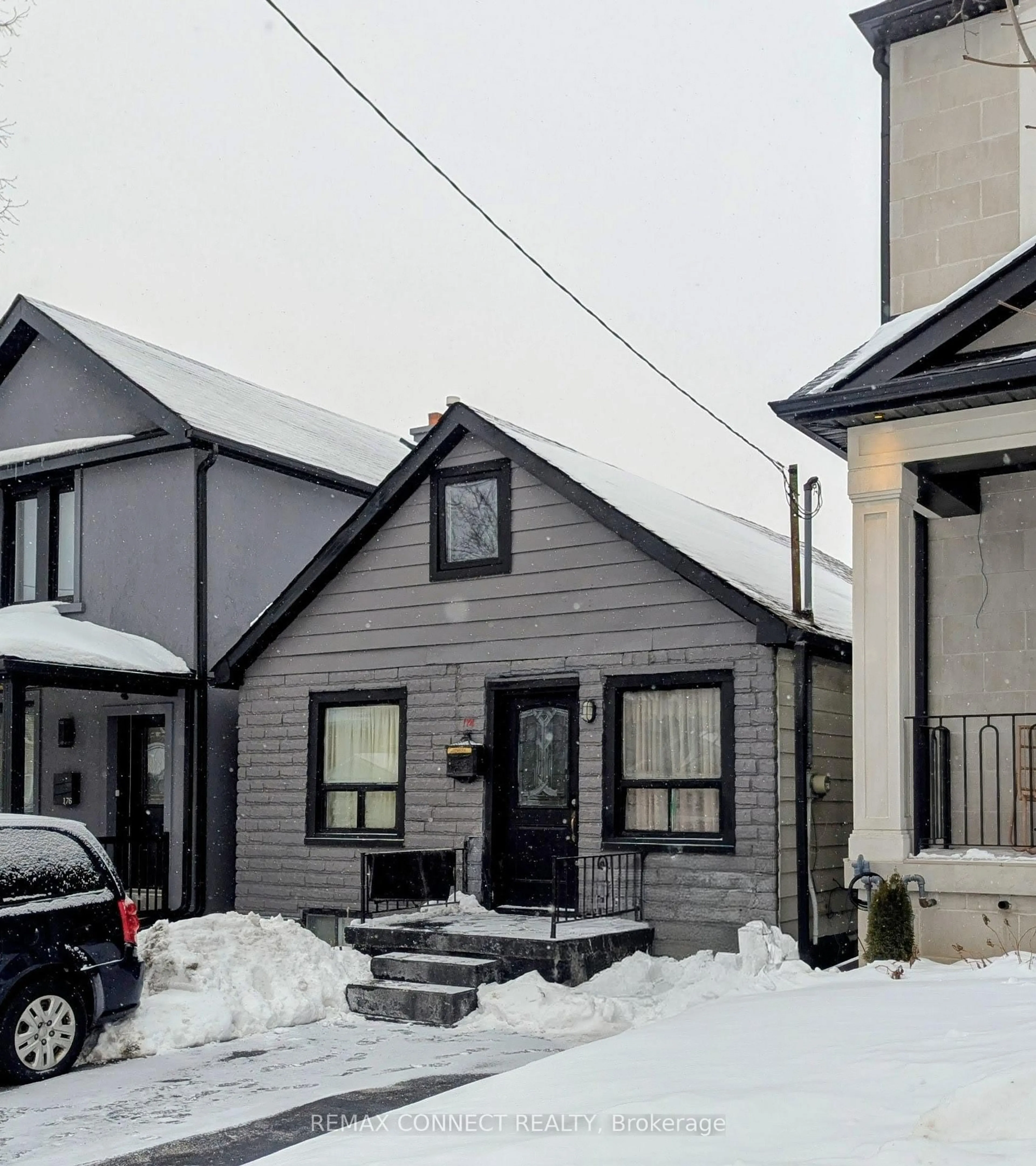 Unknown for 174 Aileen Ave, Toronto Ontario M6M 1G2