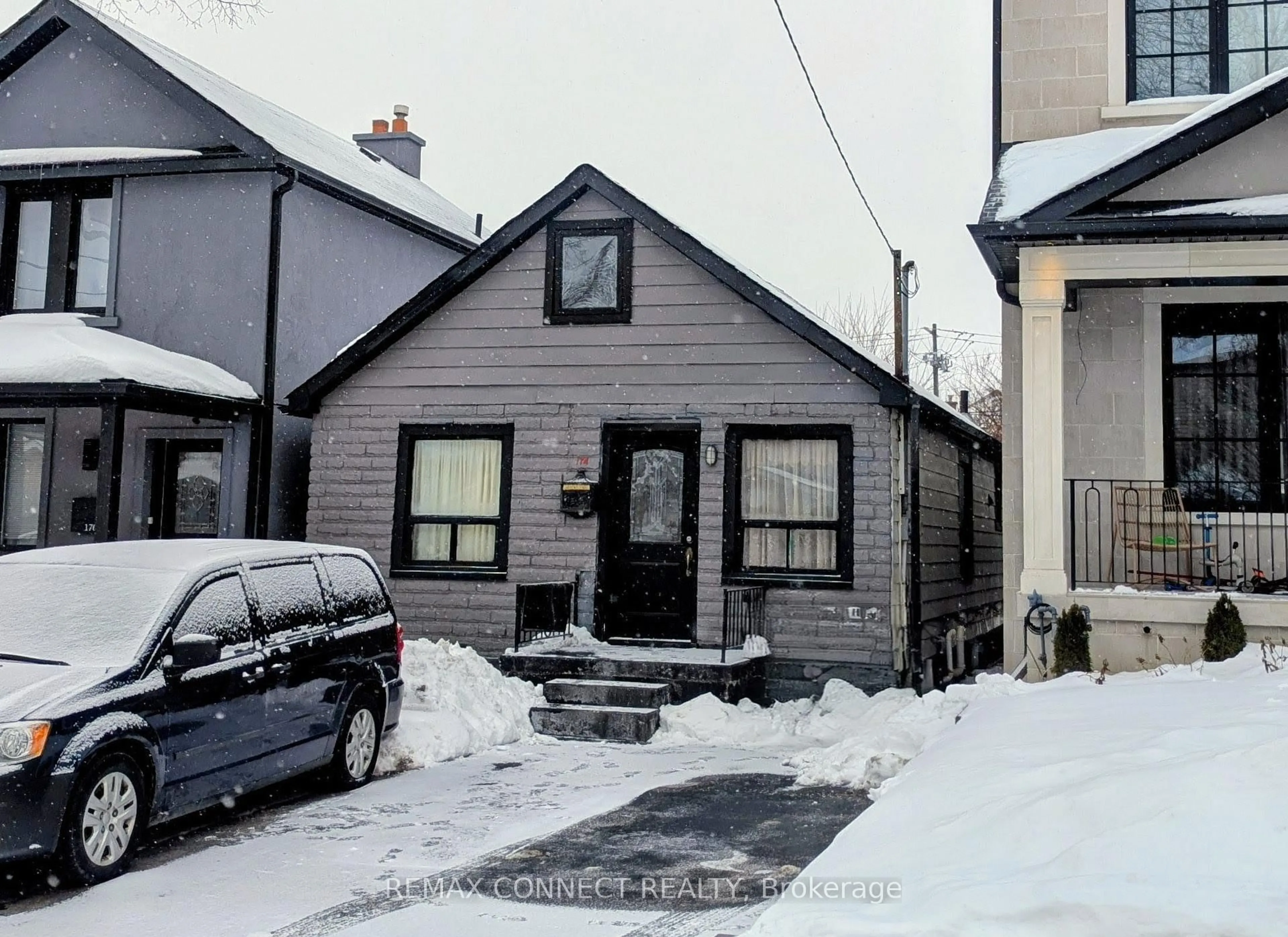 Unknown for 174 Aileen Ave, Toronto Ontario M6M 1G2