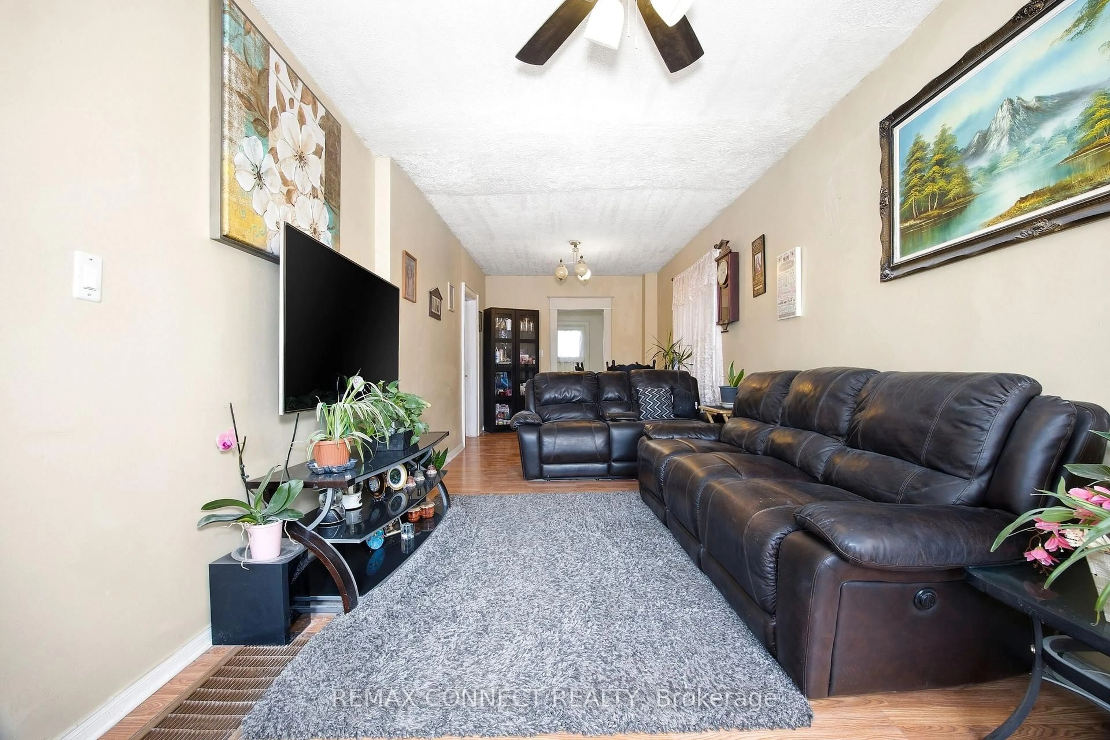 Living room with furniture, unknown for 174 Aileen Ave, Toronto Ontario M6M 1G2