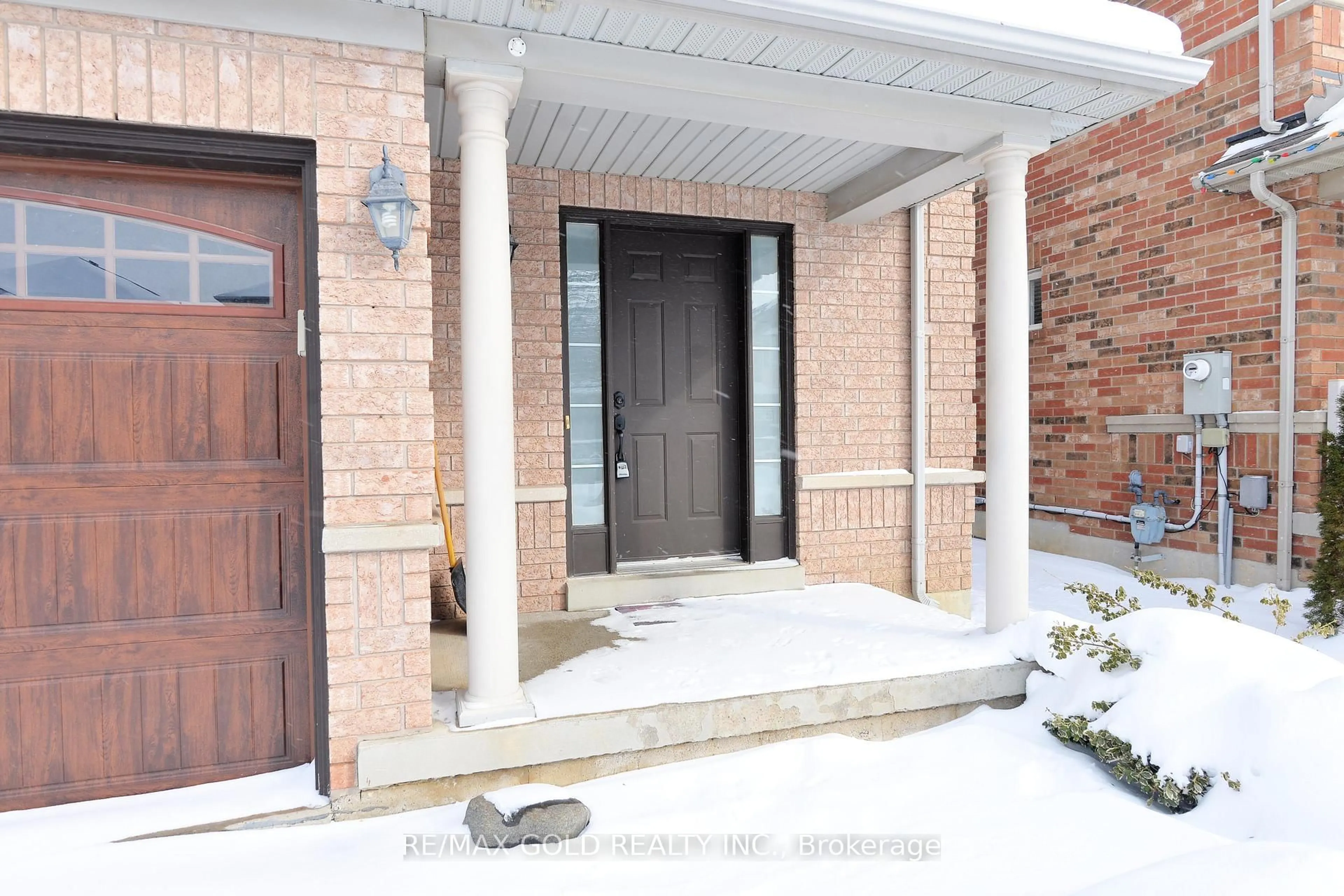 Indoor entryway for 84 Trudelle Cres, Brampton Ontario L7A 2Z2