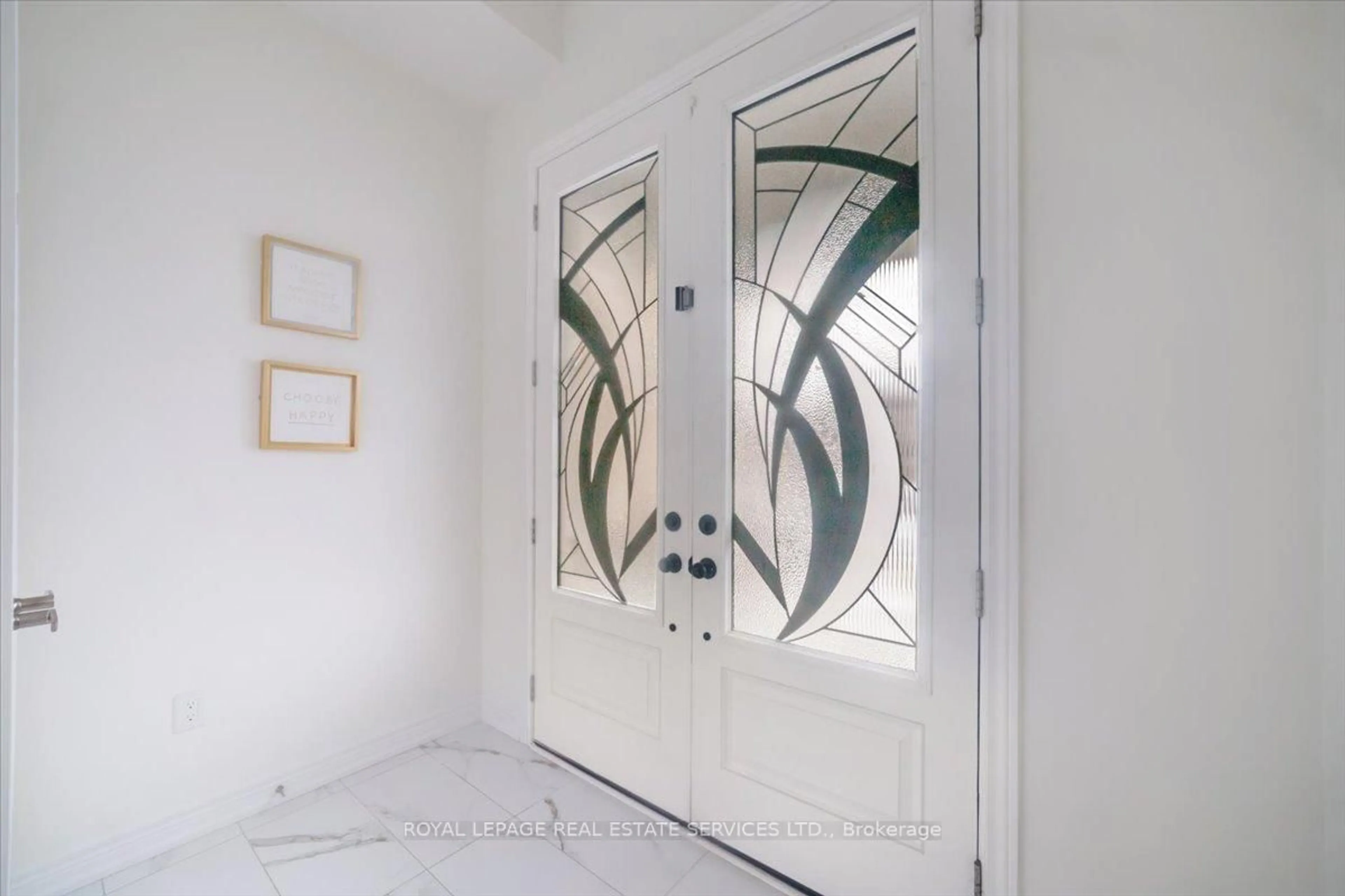 Indoor entryway for 1365 Farmstead Dr, Milton Ontario L9E 1K4