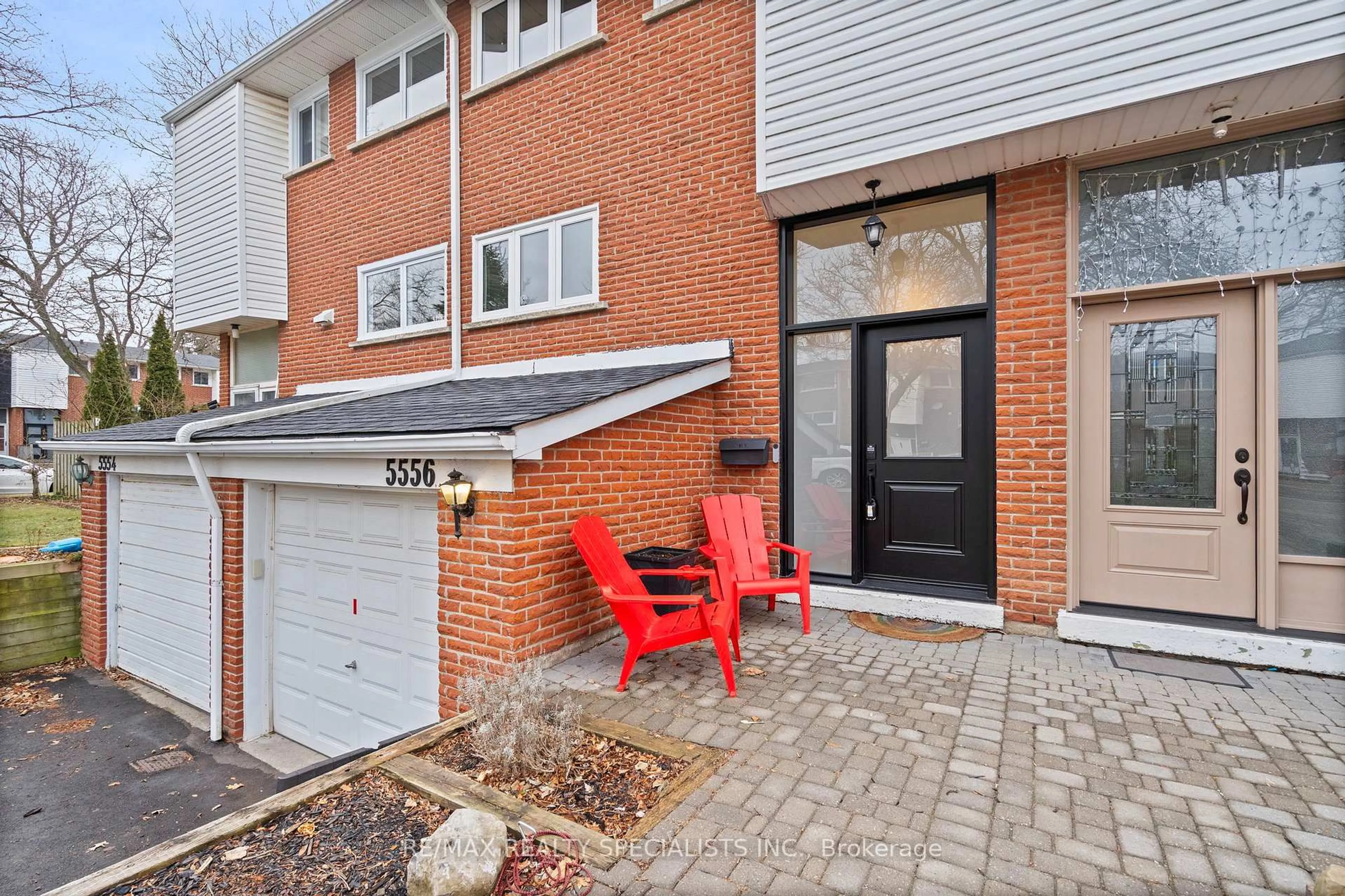 Home with brick exterior material, street for 5556 Schueller Cres, Burlington Ontario L7L 3T2