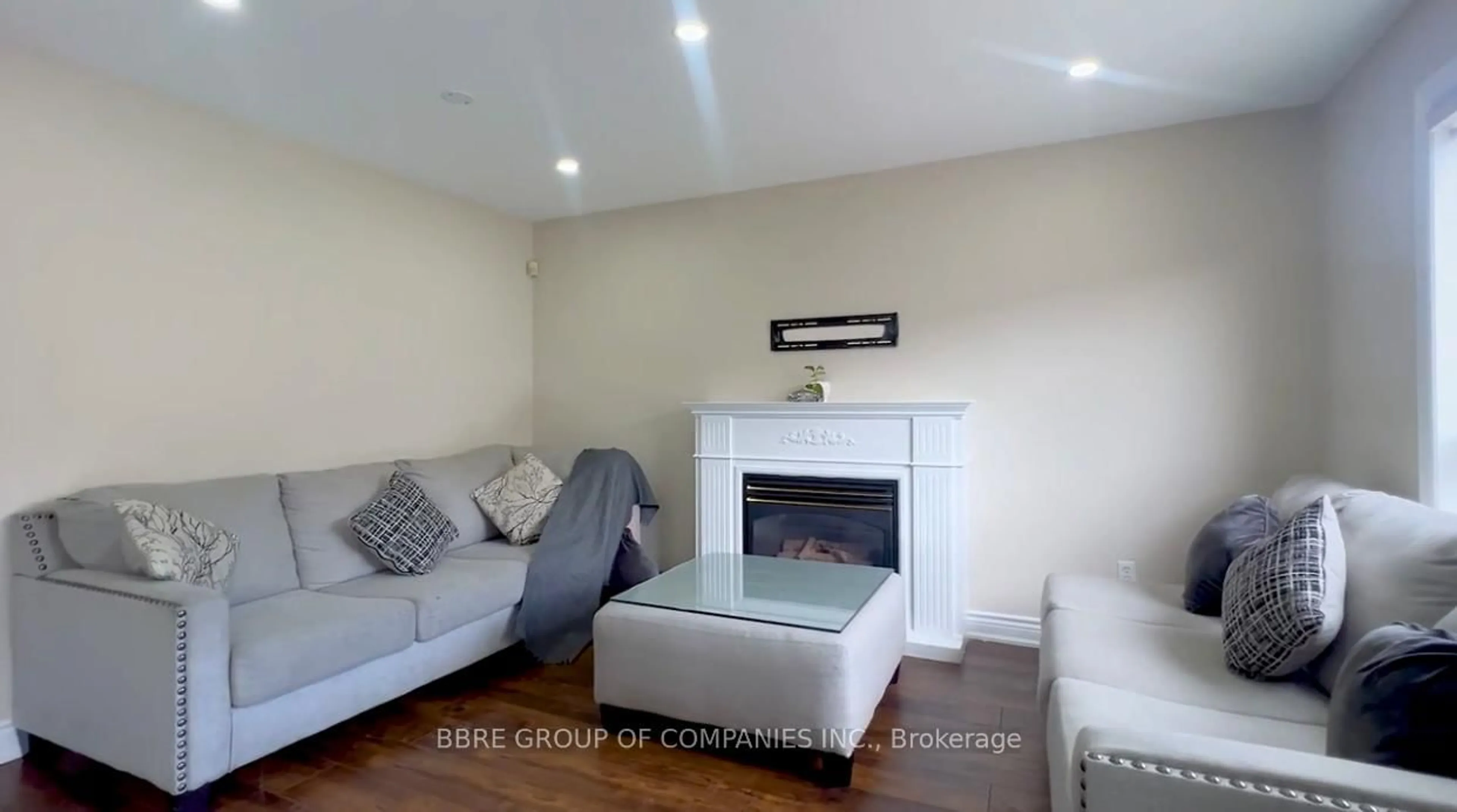 Living room with furniture, unknown for 25 Golden Eagle Rd, Brampton Ontario L6R 1Z4