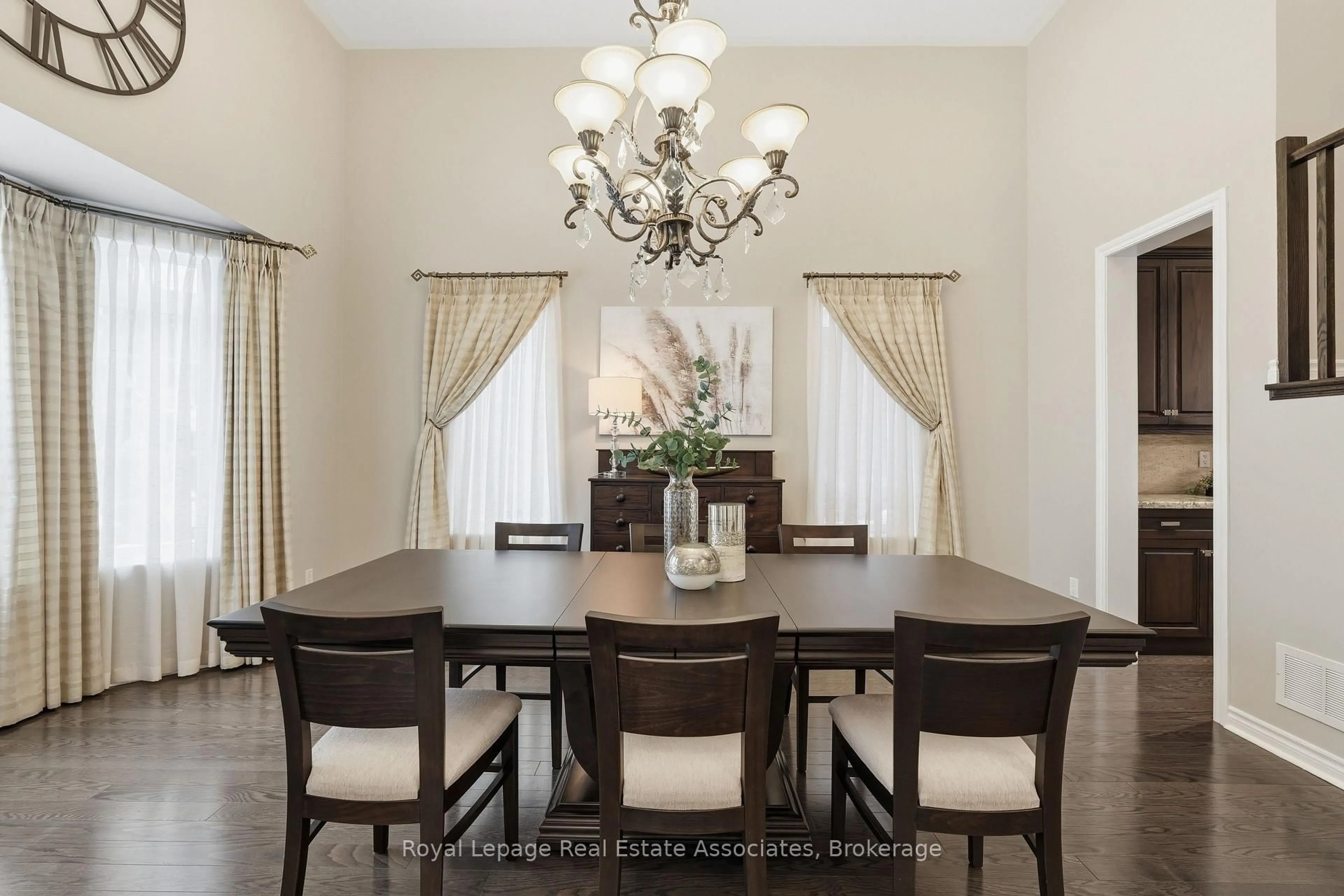 Dining room, unknown for 290 Eaton St, Halton Hills Ontario L7G 6N8