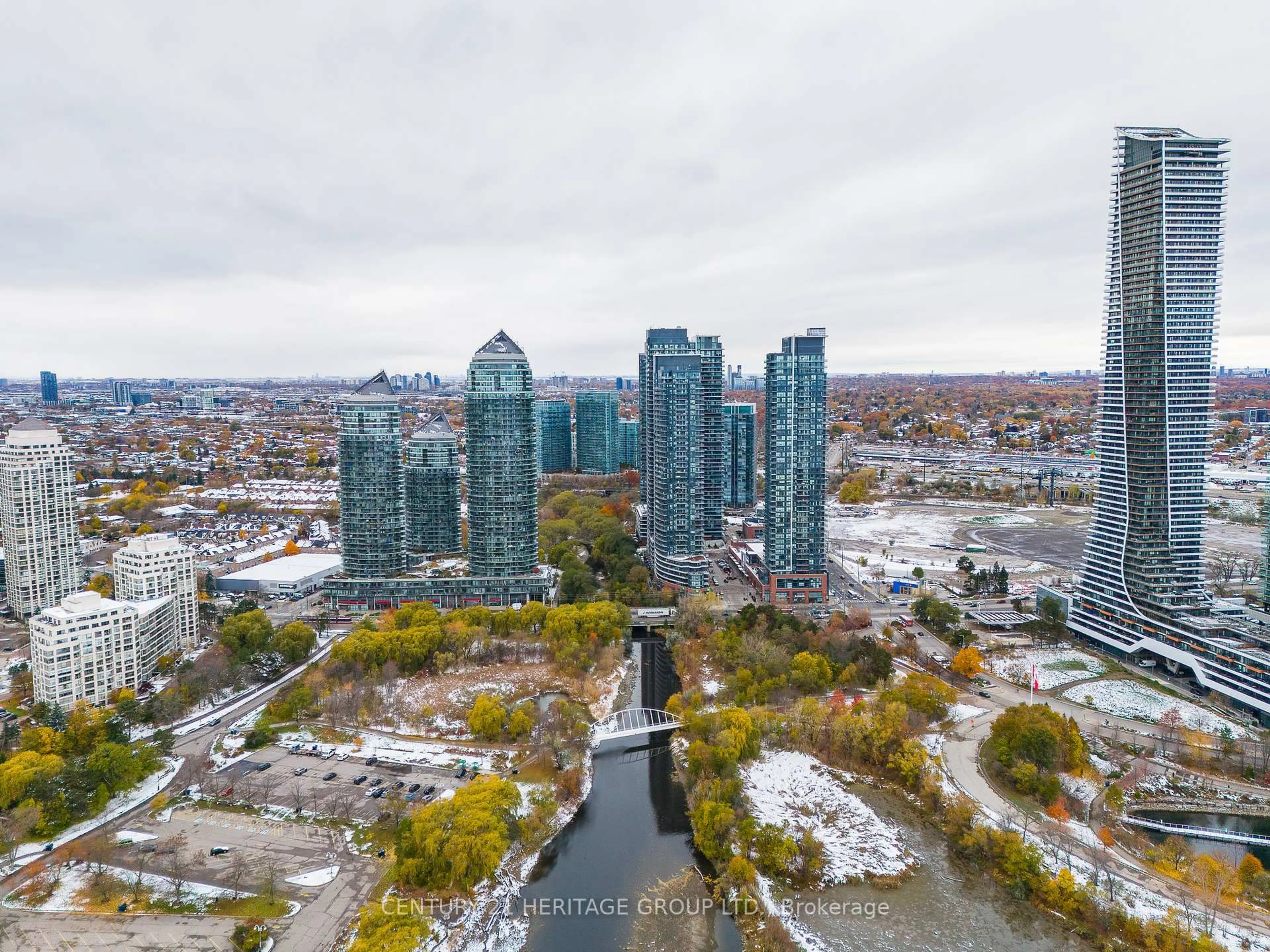 A pic from outside/outdoor area/front of a property/back of a property/a pic from drone, city buildings view from balcony for 36 Park Lawn Rd #605, Toronto Ontario M8V 0E5