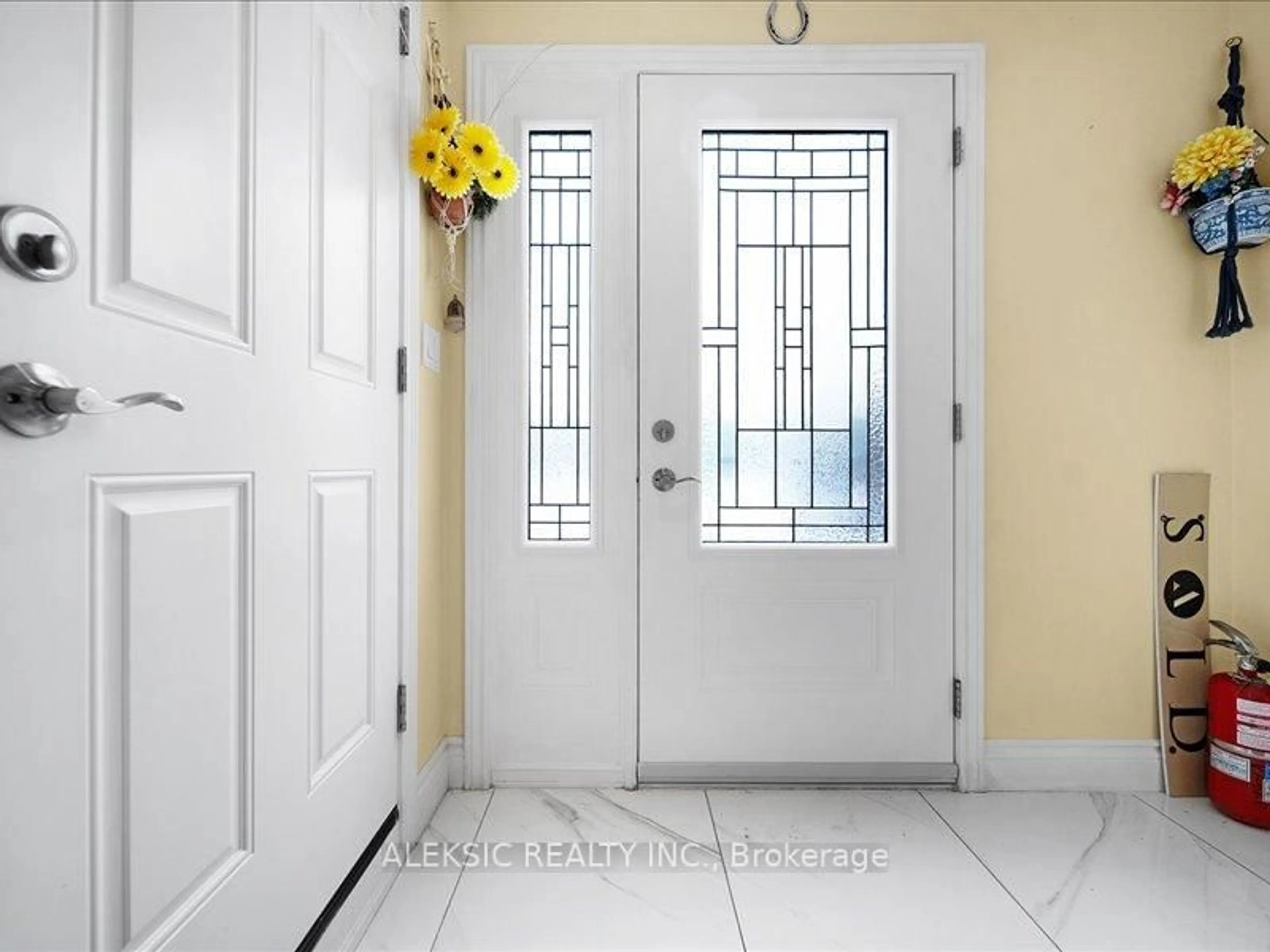 Indoor entryway for 132 Browns Line, Toronto Ontario M8W 3T2