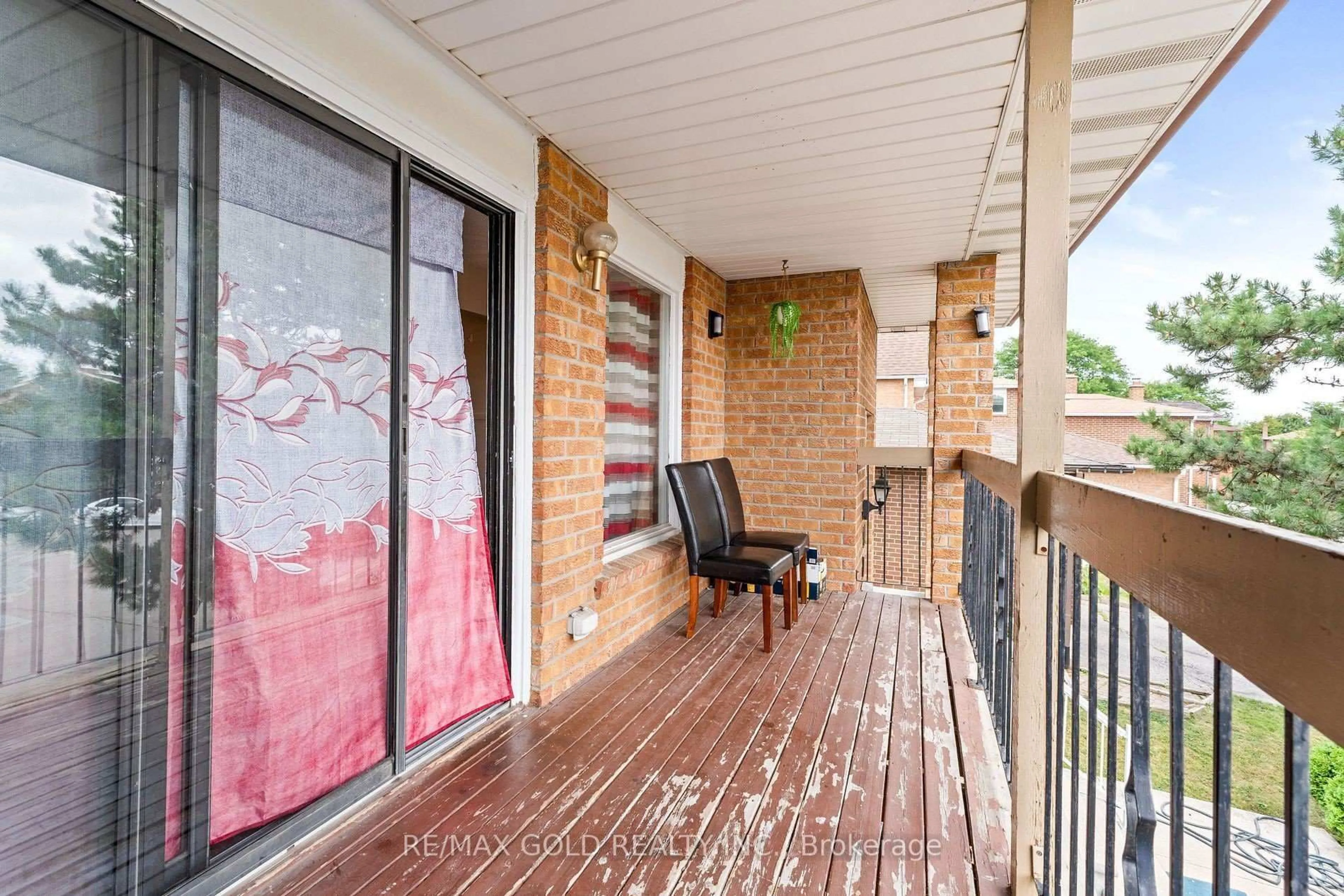 Patio, street for 14 Albemarle Crt, Brampton Ontario L6Z 1R4