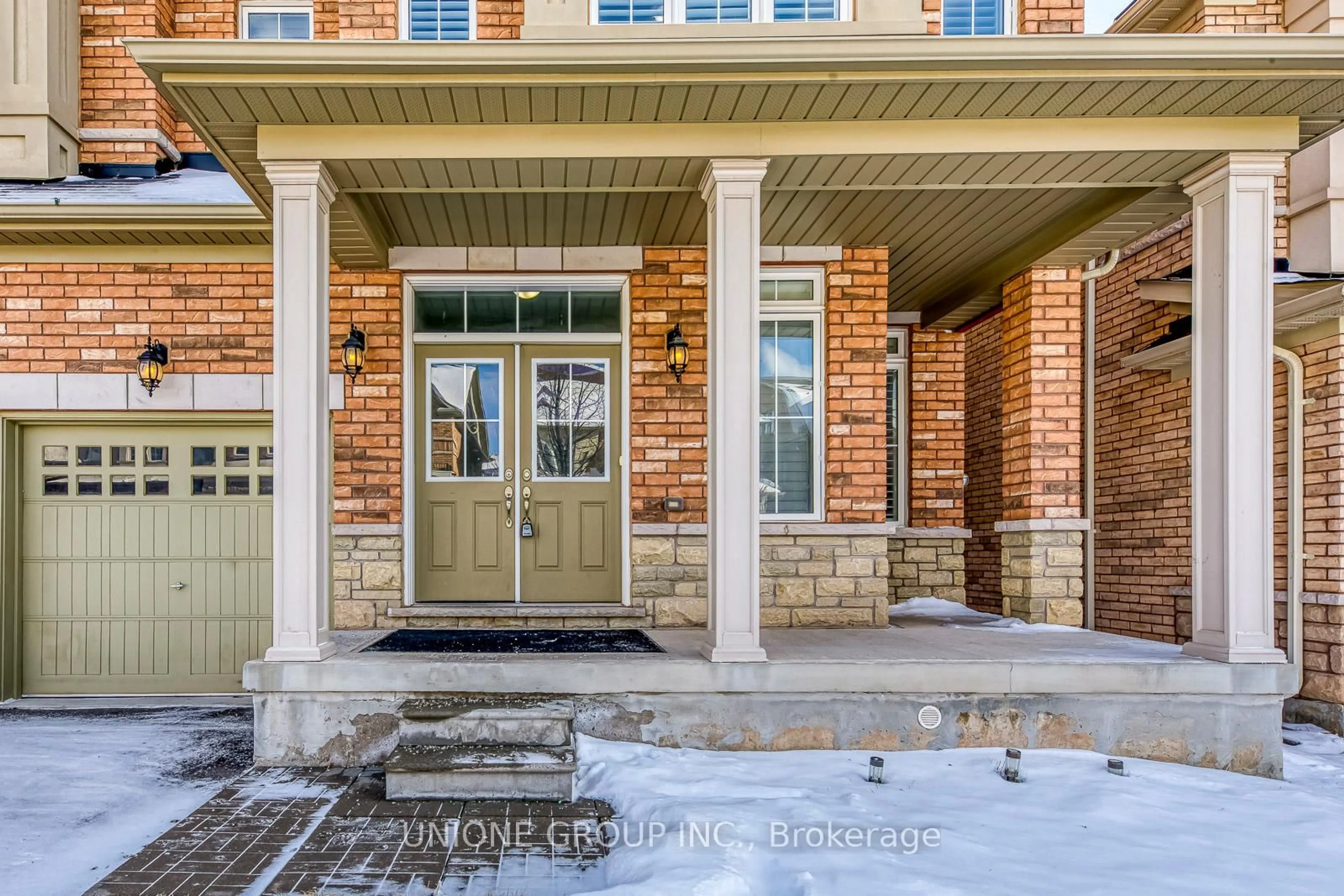 Indoor entryway for 218 Jessie Caverhill Pass, Oakville Ontario L6M 0Z6