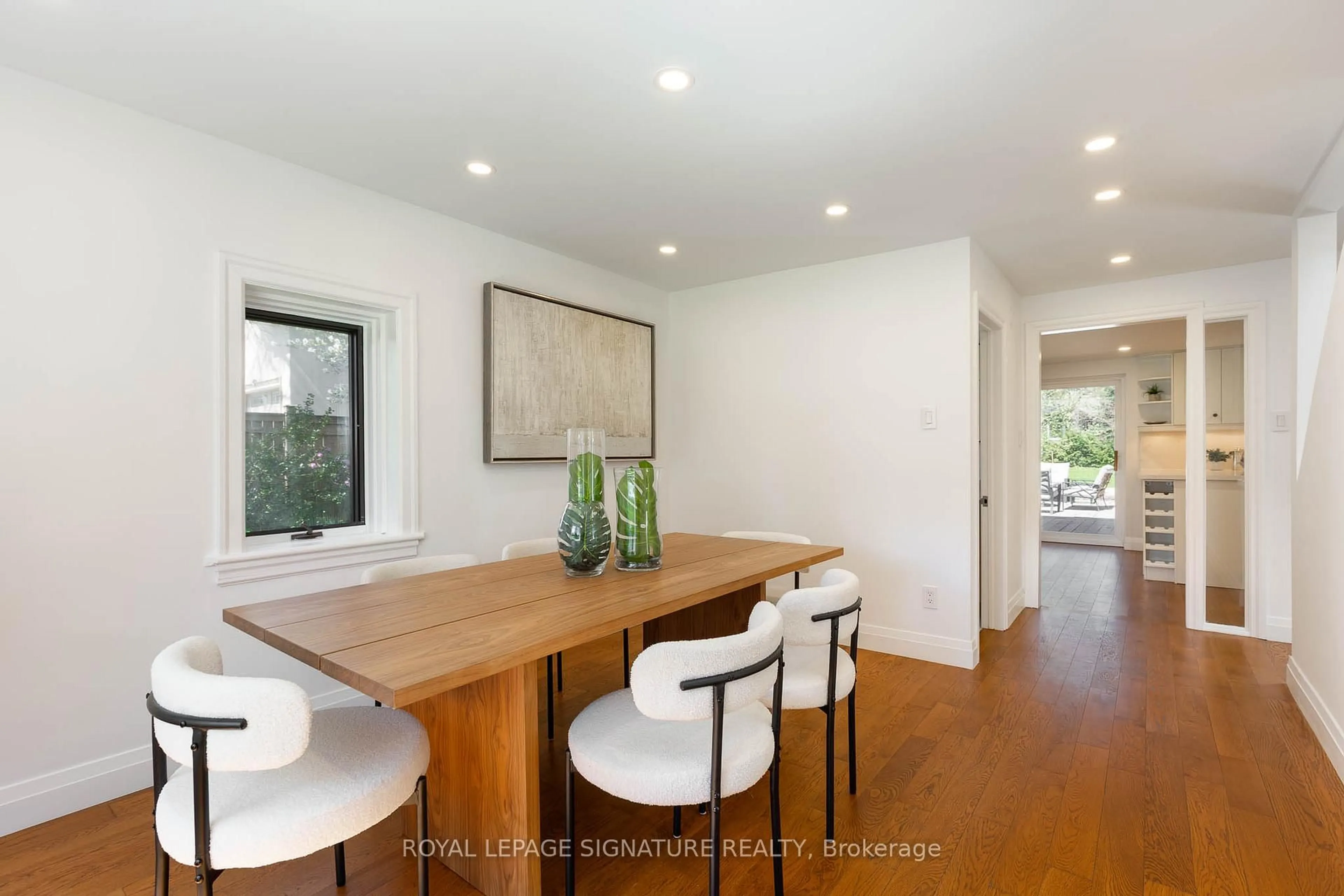 Dining room, wood/laminate floor for 1969 Balsam Ave, Mississauga Ontario L5J 1L3