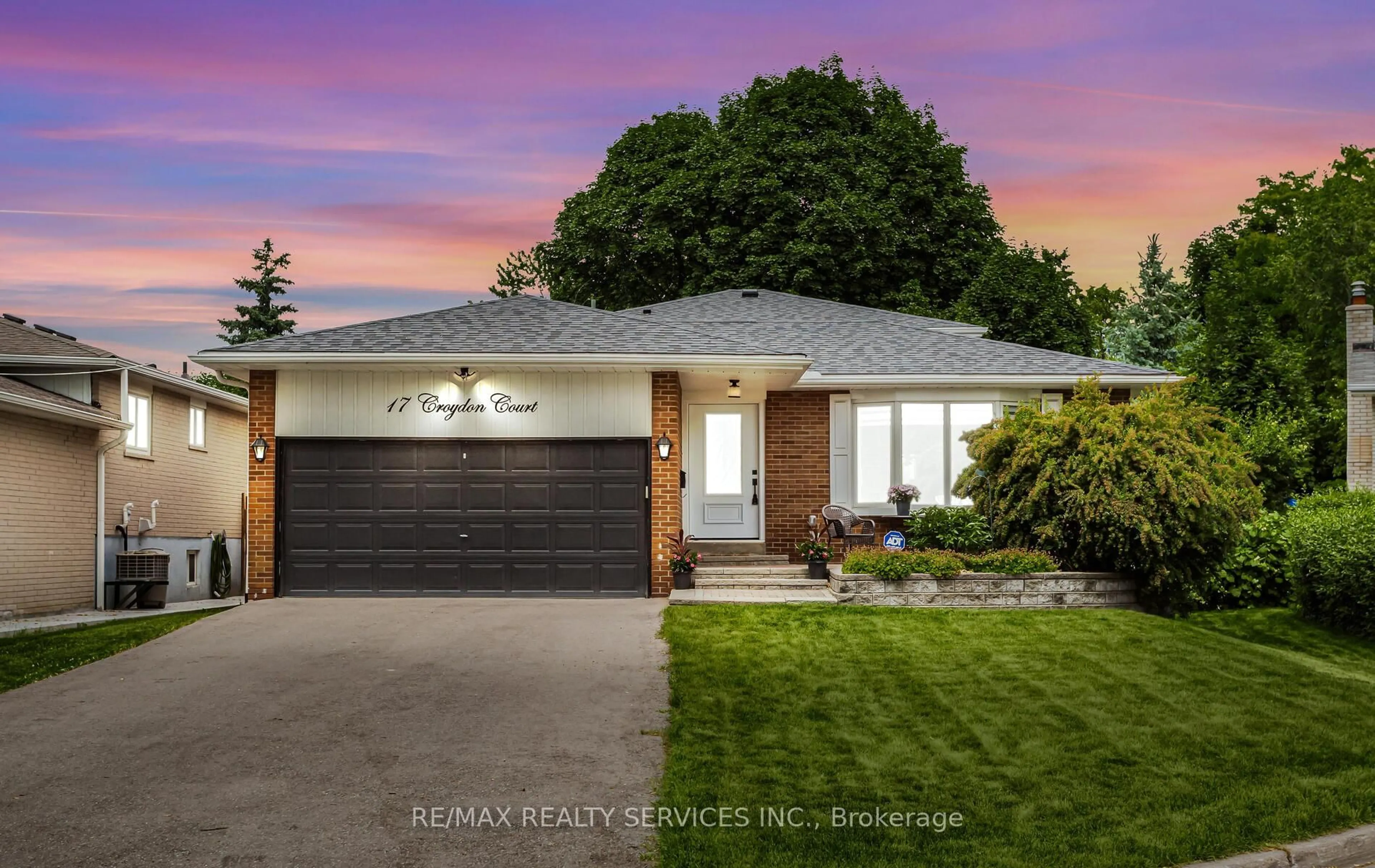 Home with brick exterior material, street for 17 Croydon Crt, Brampton Ontario L6T 1Y3