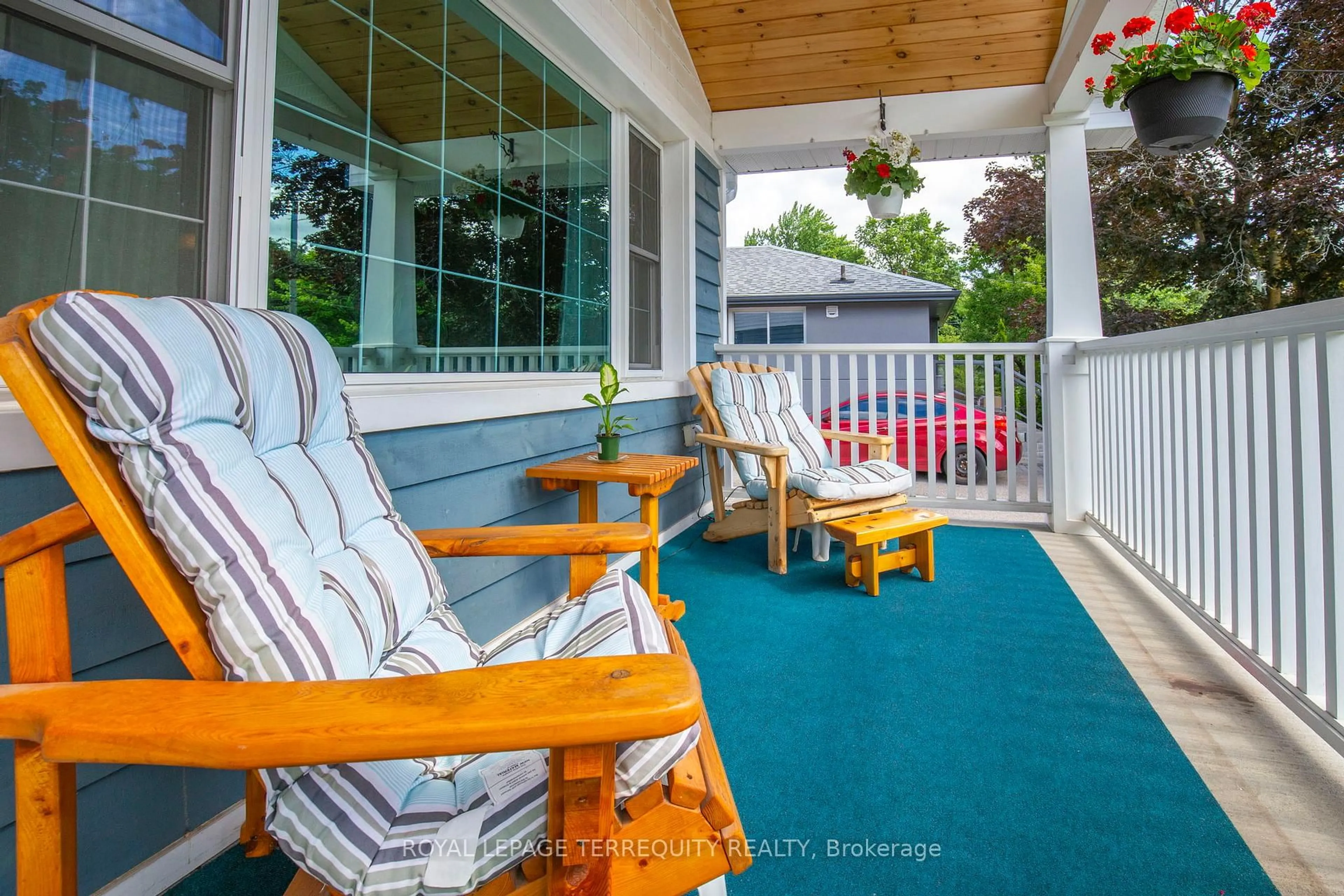 Patio, water/lake/river/ocean view for 353 Kingsleigh Crt, Milton Ontario L9T 1X6