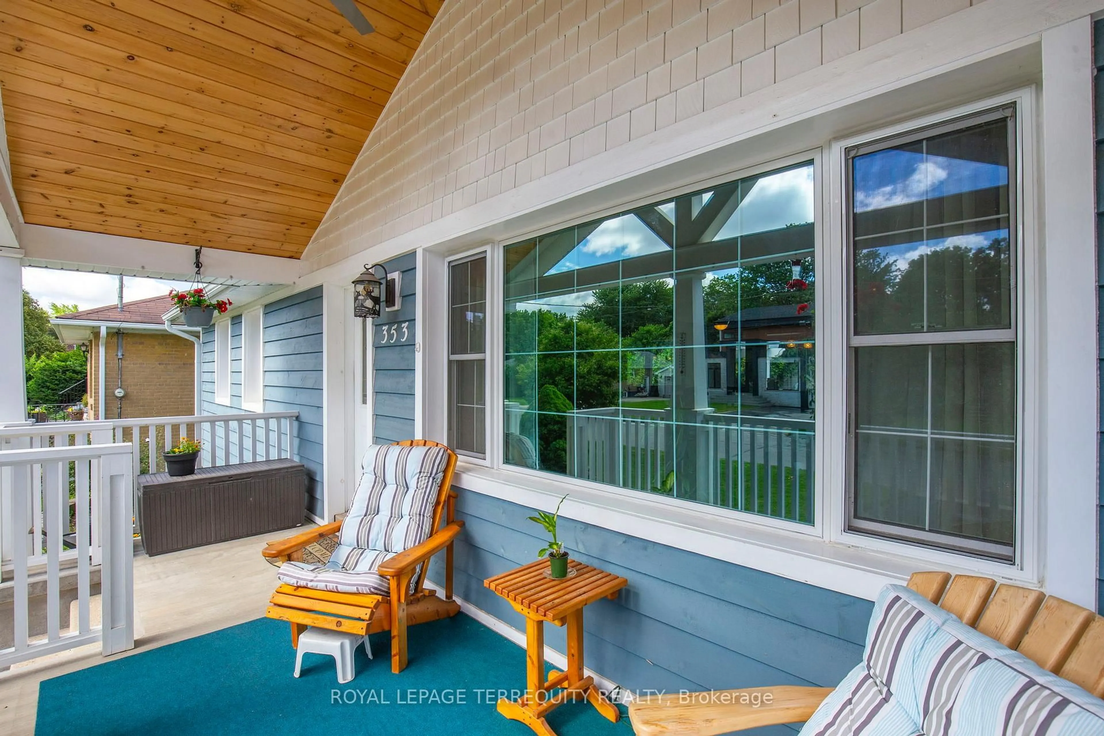 Patio, water/lake/river/ocean view for 353 Kingsleigh Crt, Milton Ontario L9T 1X6