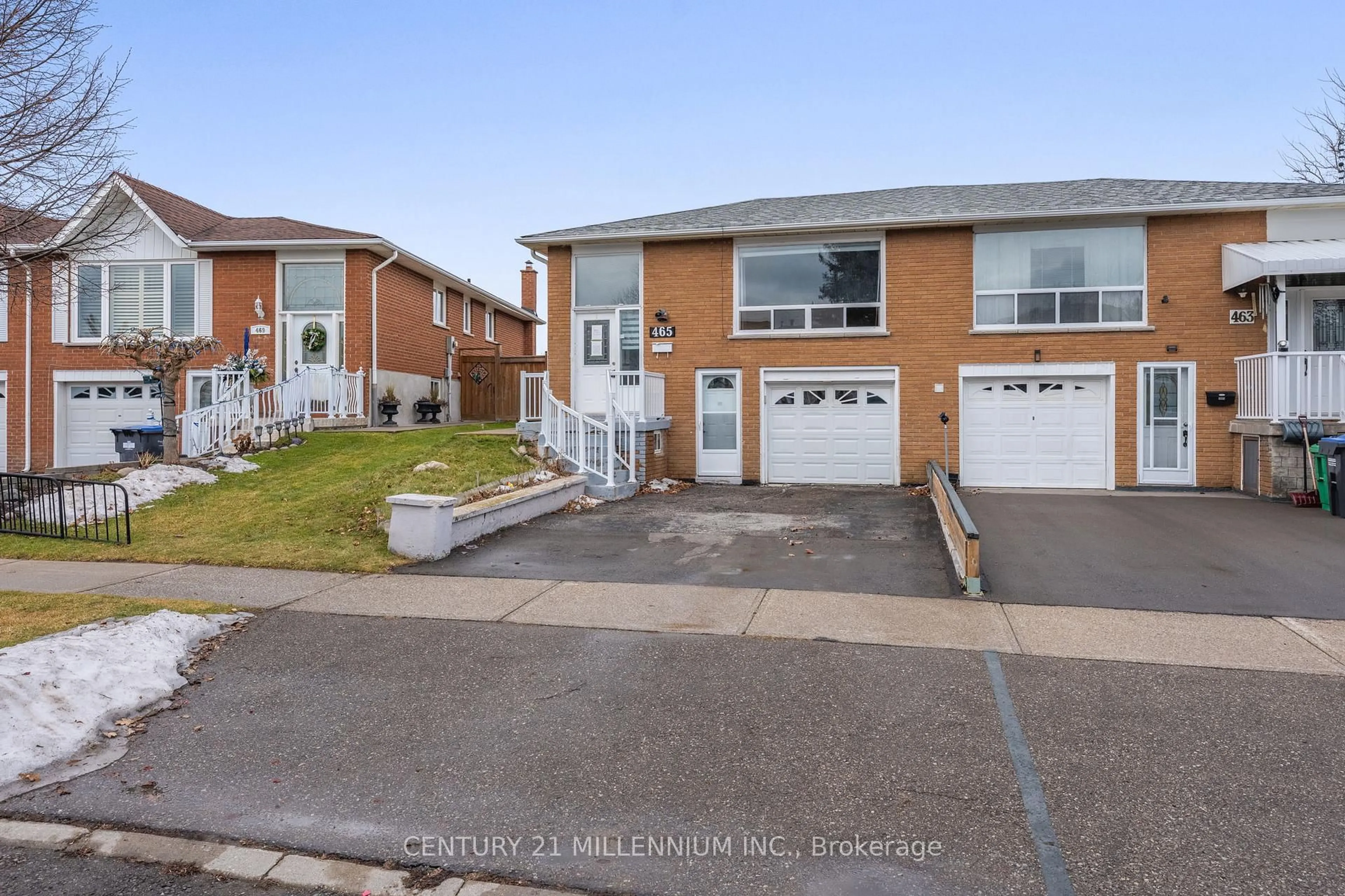 Unknown for 465 Fergo Ave, Mississauga Ontario L5B 2J2