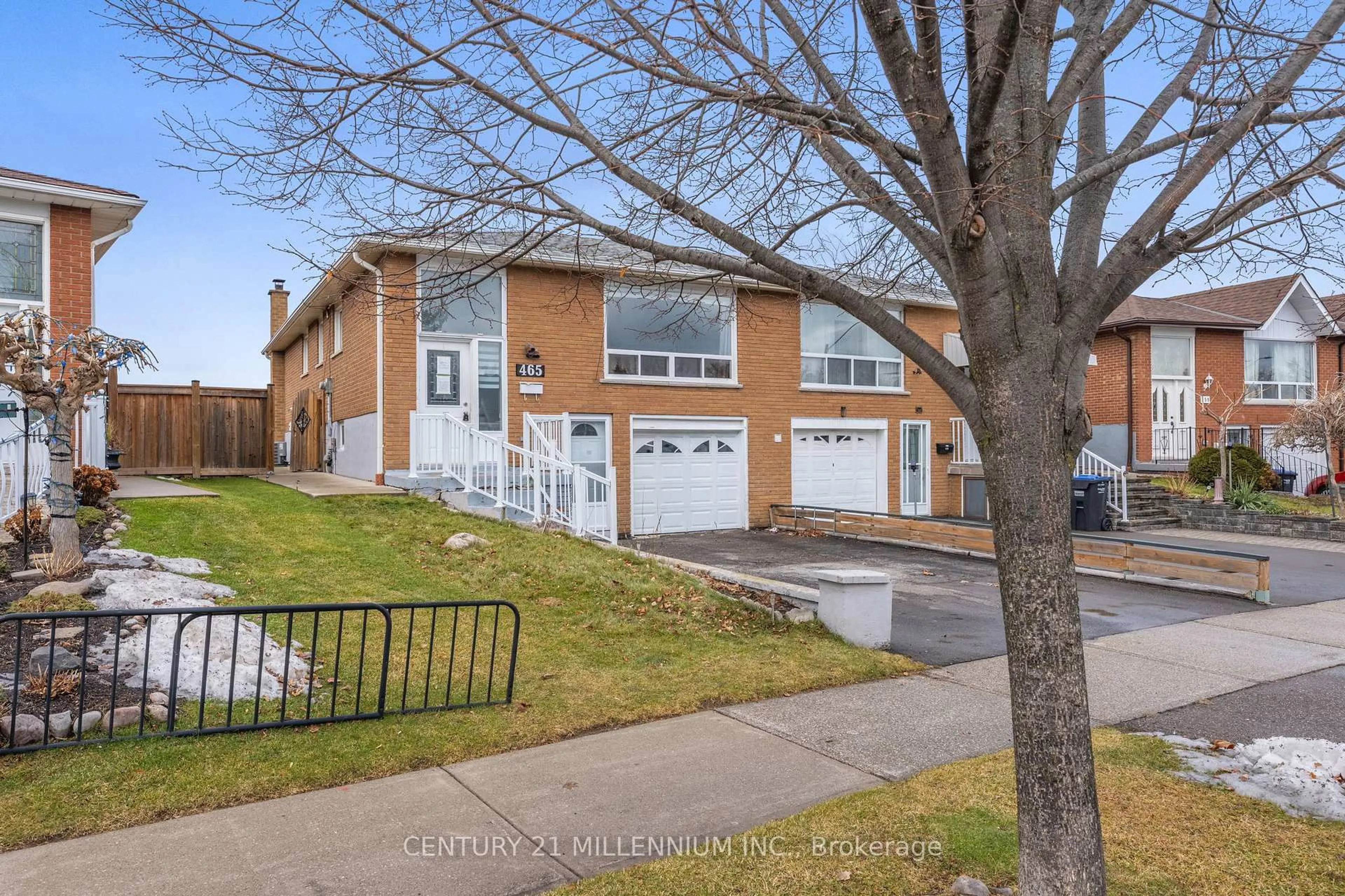 Unknown for 465 Fergo Ave, Mississauga Ontario L5B 2J2