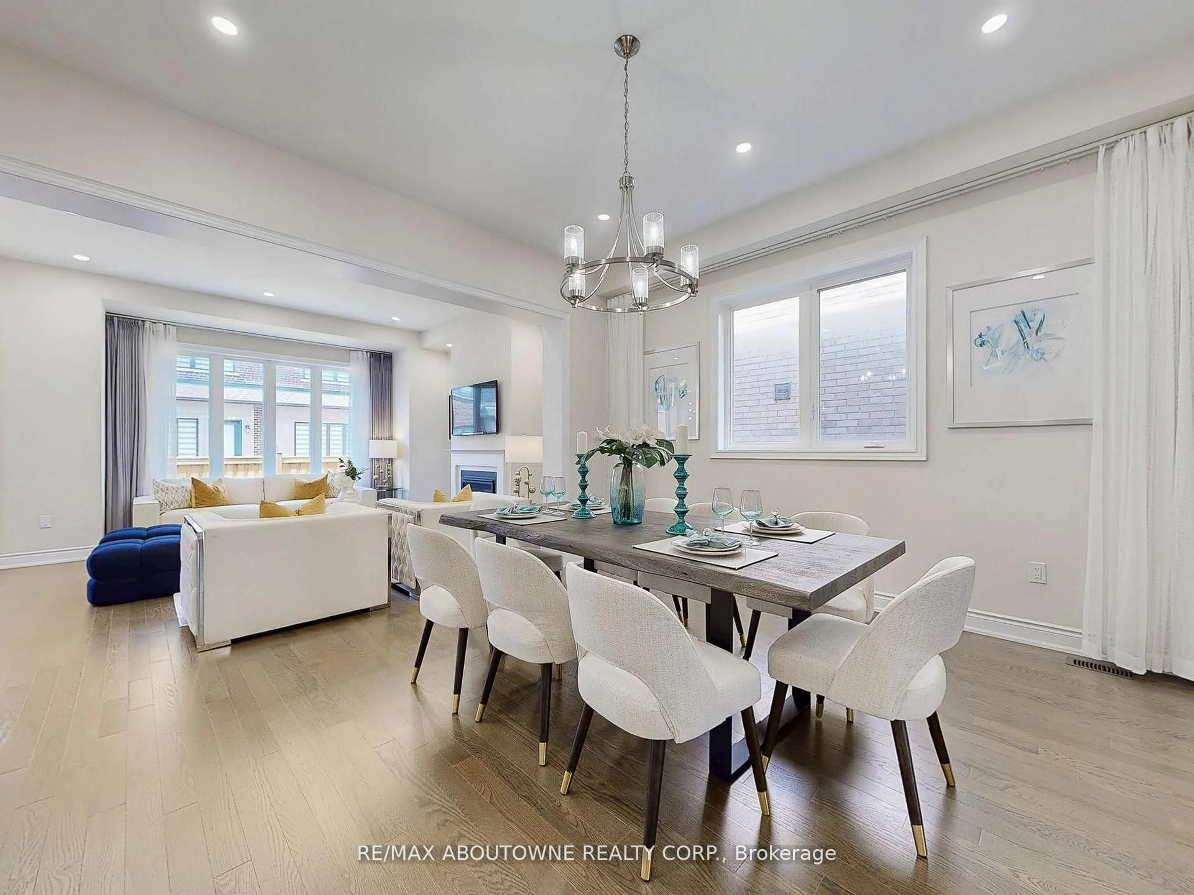 Dining room, unknown for 91 Hallaran Rd, Oakville Ontario L6H 0Z9