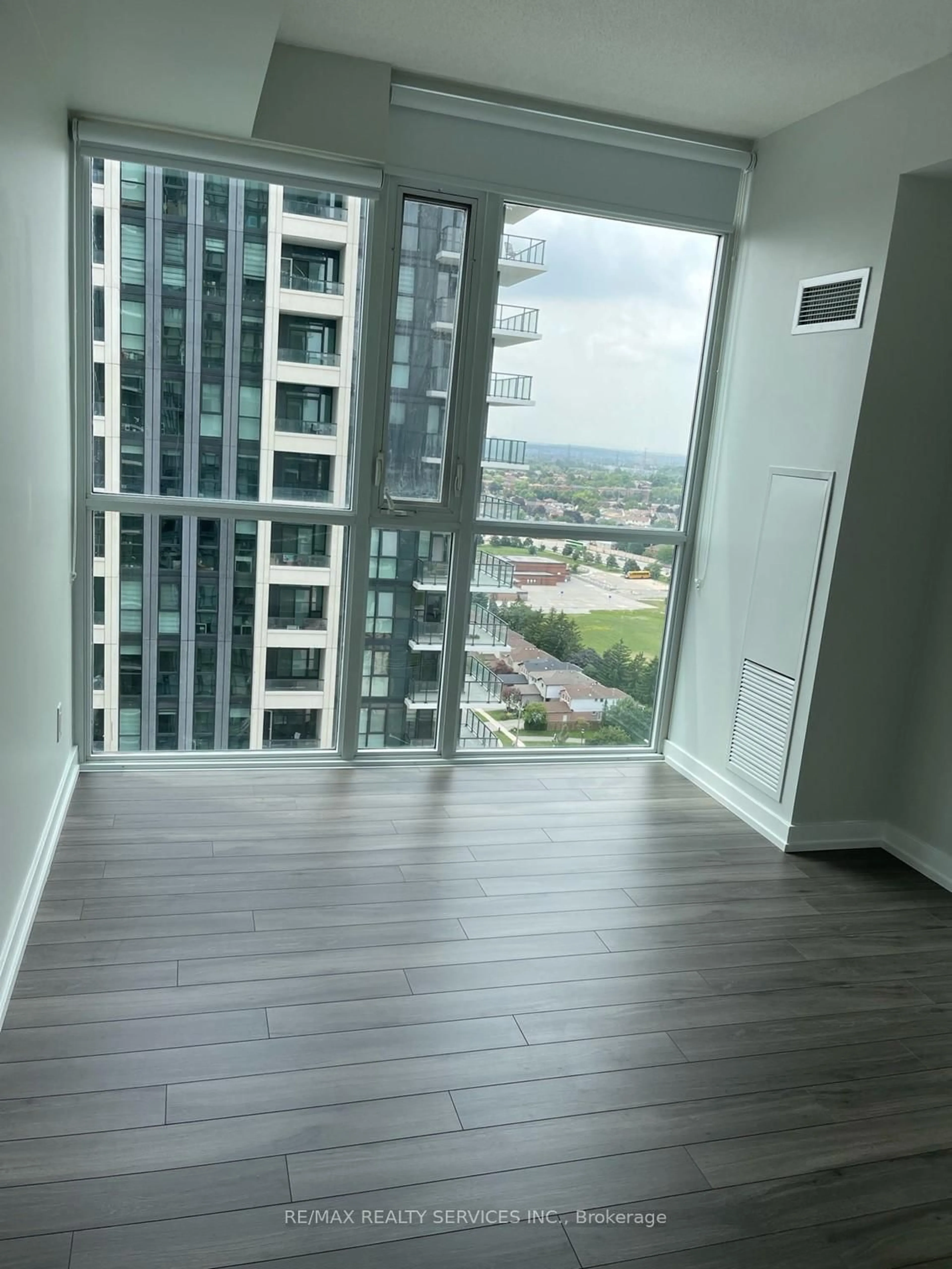 A pic of a room for 4099 Brickstone Mews #1806, Mississauga Ontario L5B 3M8