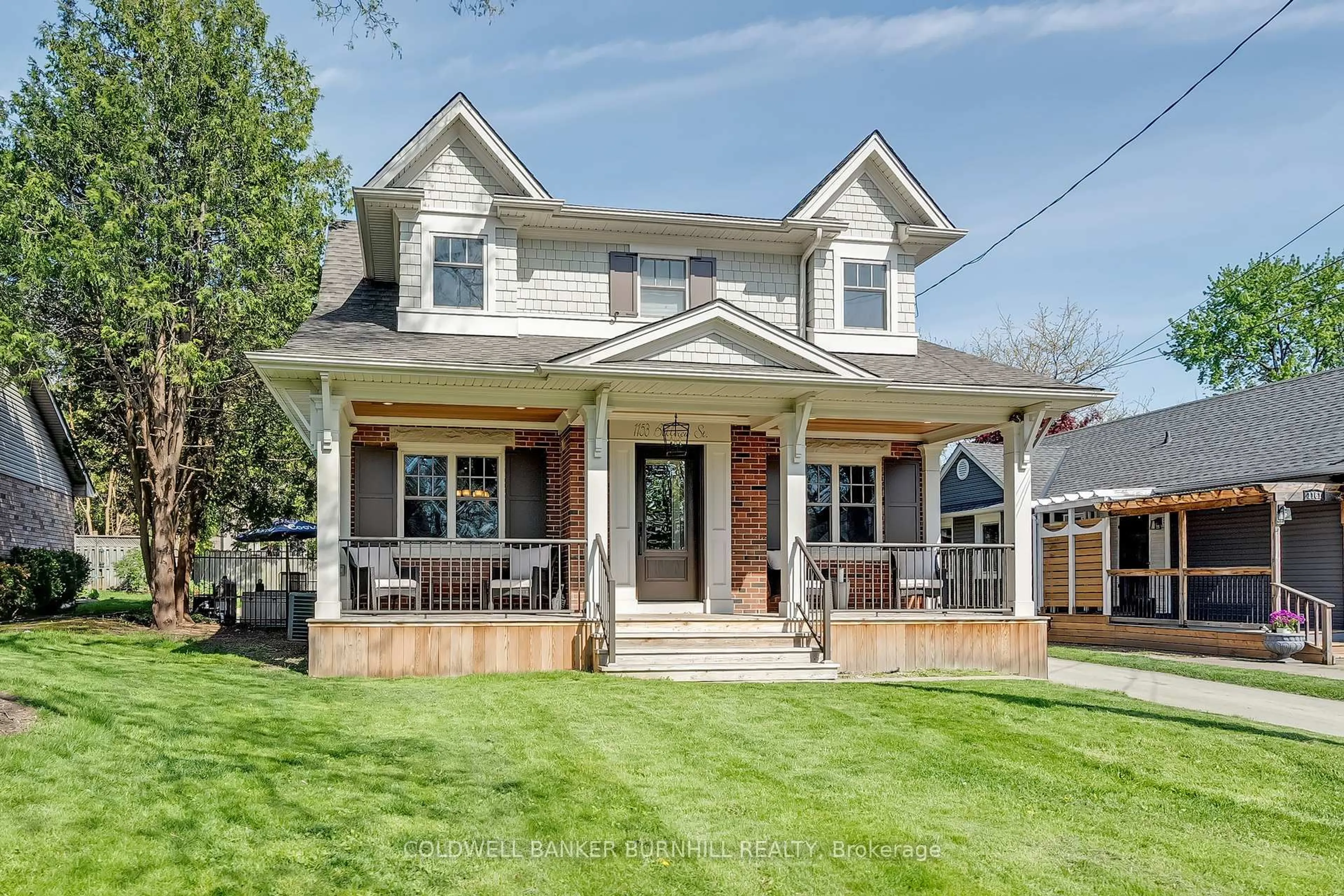 Home with brick exterior material, street for 1153 BELLVIEW St, Burlington Ontario L7S 1C6