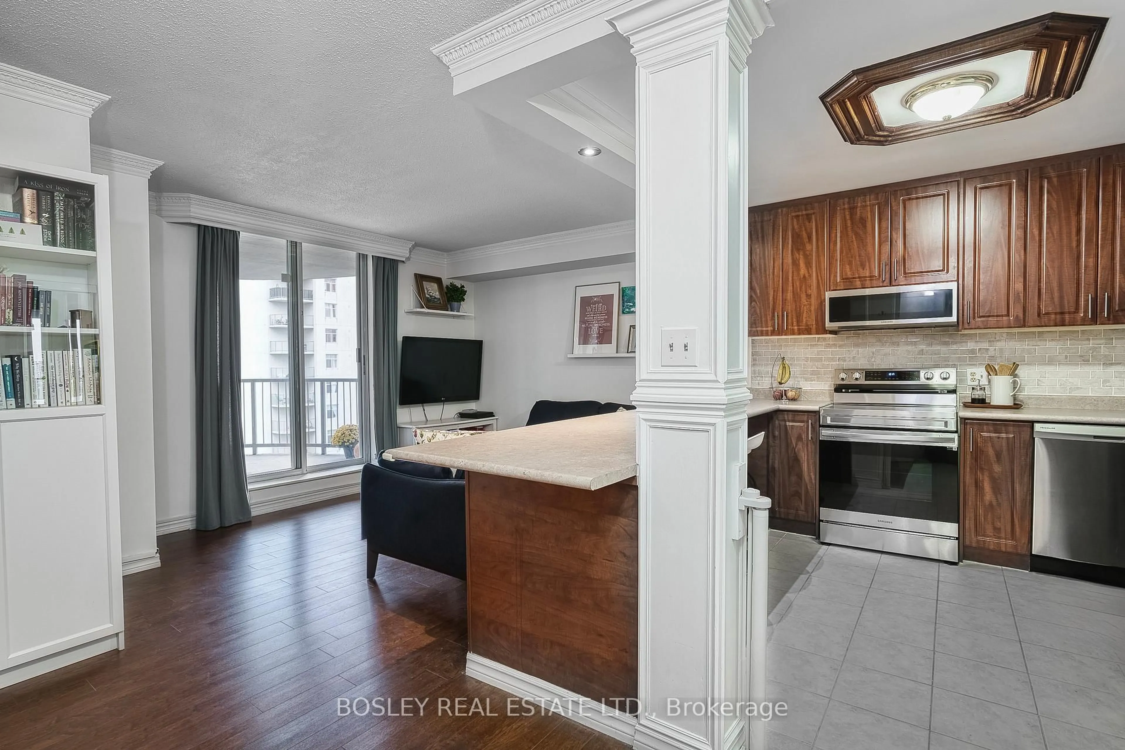 Open concept kitchen, unknown for 3559 Eglinton Ave #1106, Toronto Ontario M6M 5C6
