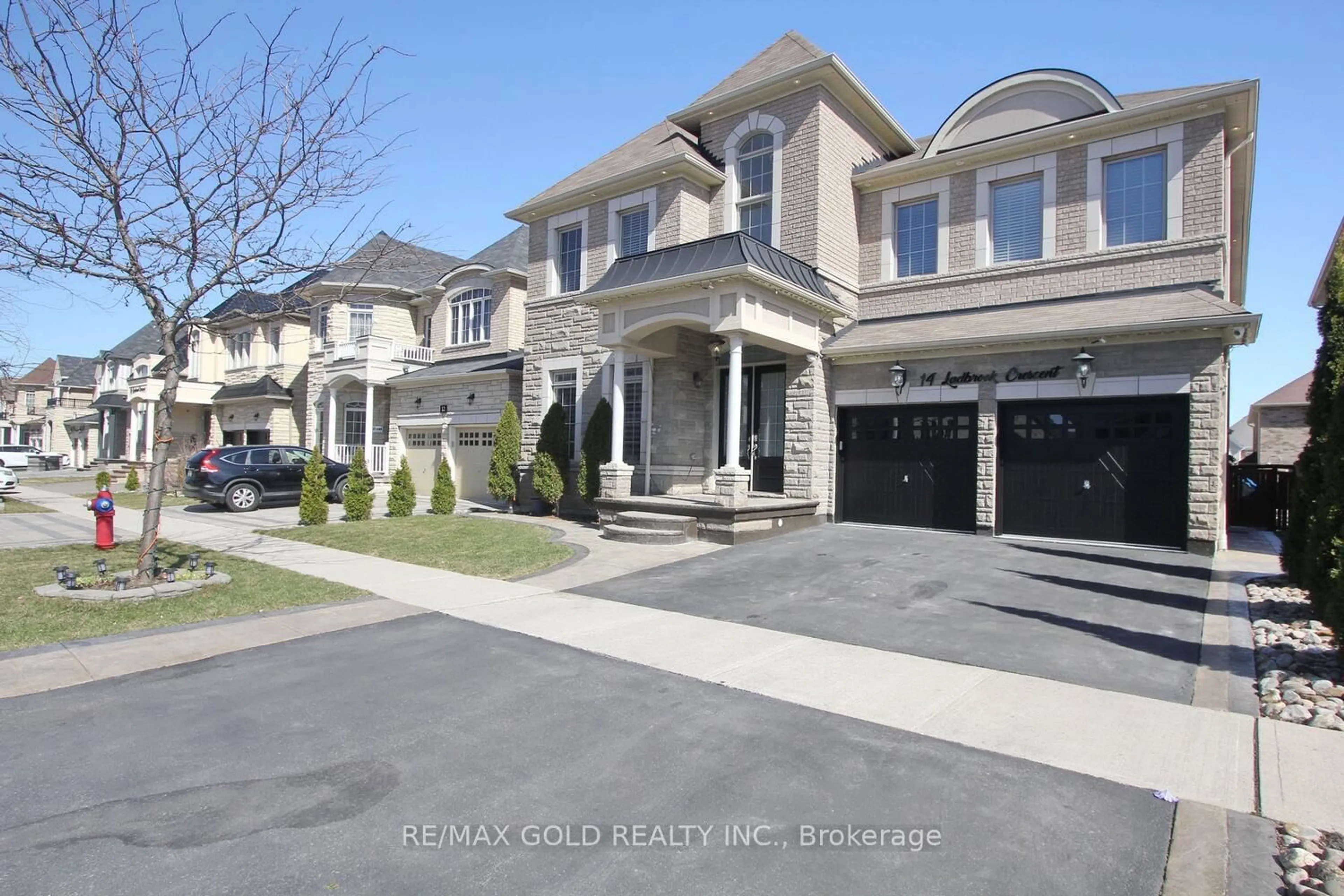 Unknown for 14 Ladbrook Cres, Brampton Ontario L6X 5H6