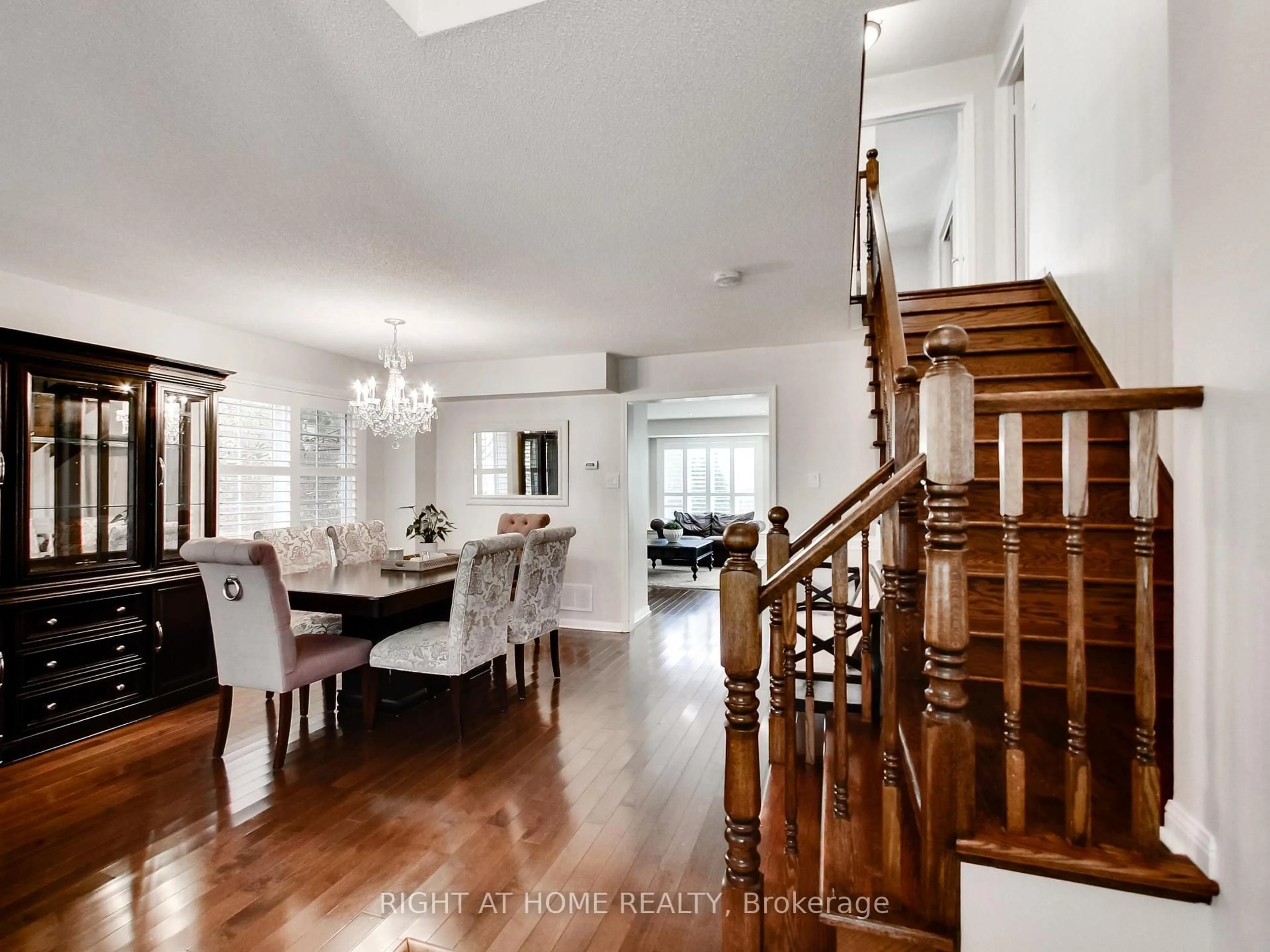 Unknown for 2527 Nettlecreek Cres, Oakville Ontario L6M 4C1