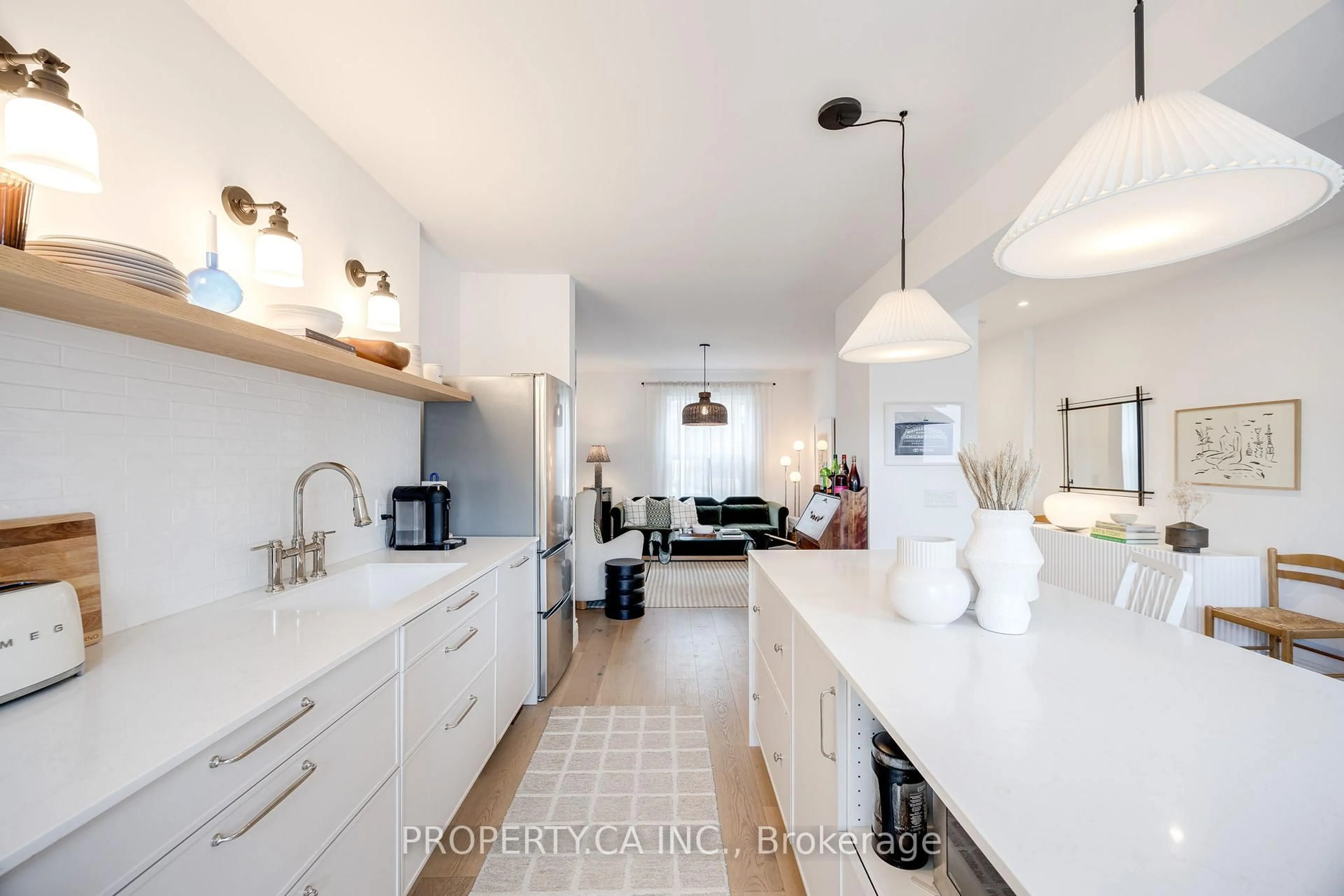 Open concept kitchen, ceramic/tile floor for 1287 Davenport Rd, Toronto Ontario M6H 2H3