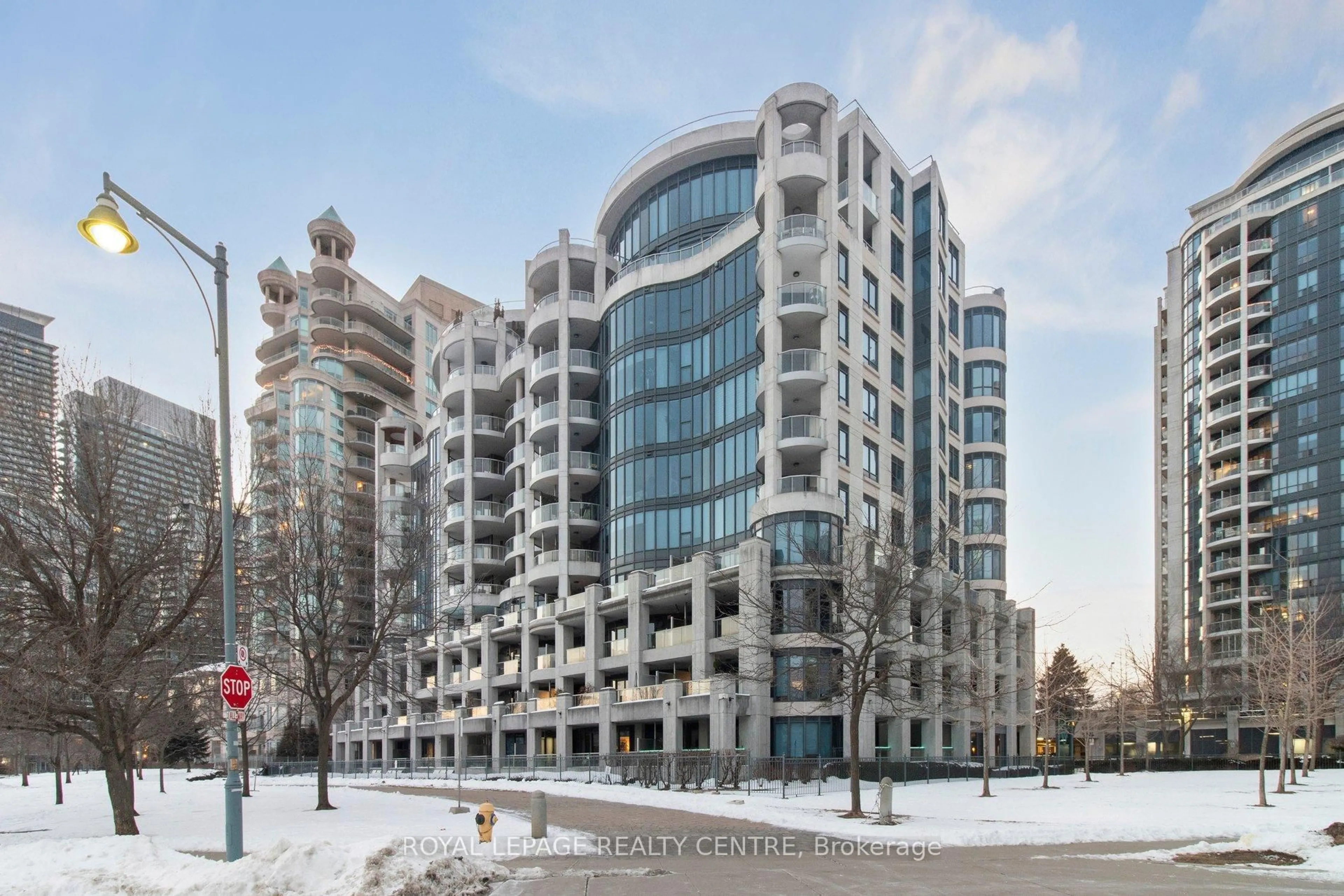 Unknown for 2095 Lake Shore Blvd #220, Toronto Ontario M8V 4G4