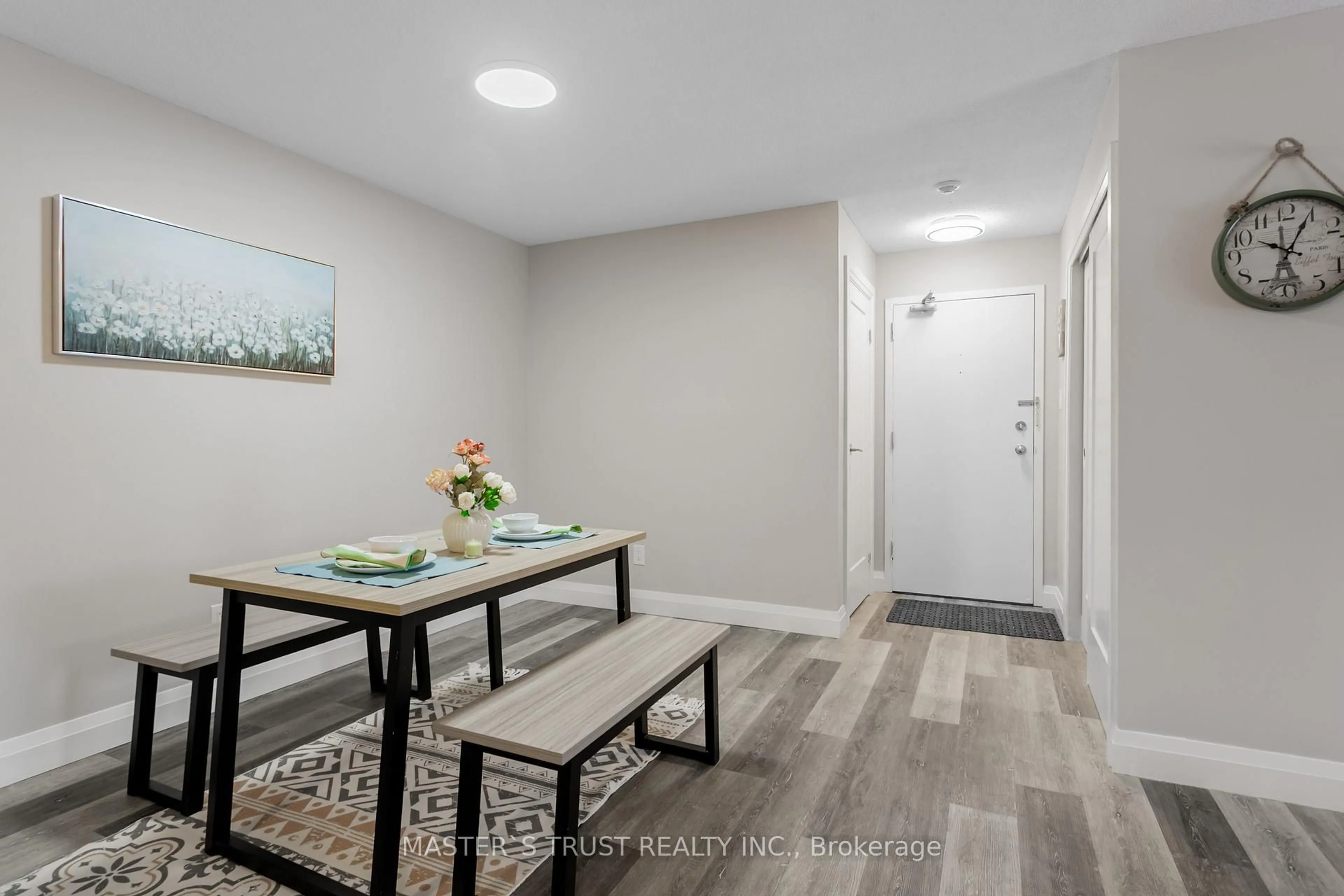 Indoor entryway for 1450 Glen Abbey Gate #521, Oakville Ontario L6M 2V7