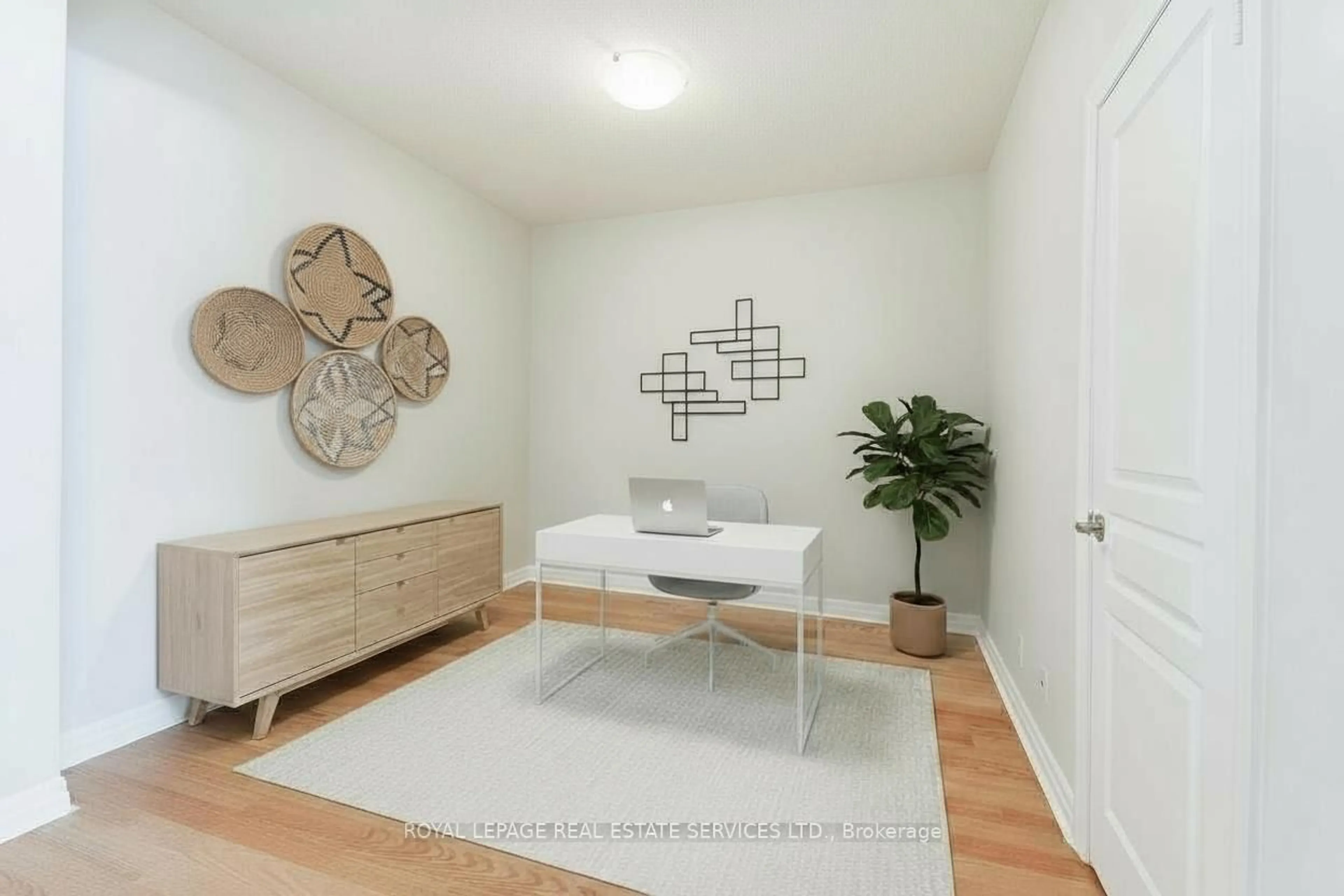 Unknown for 70 Port St #208, Mississauga Ontario L5G 4V8