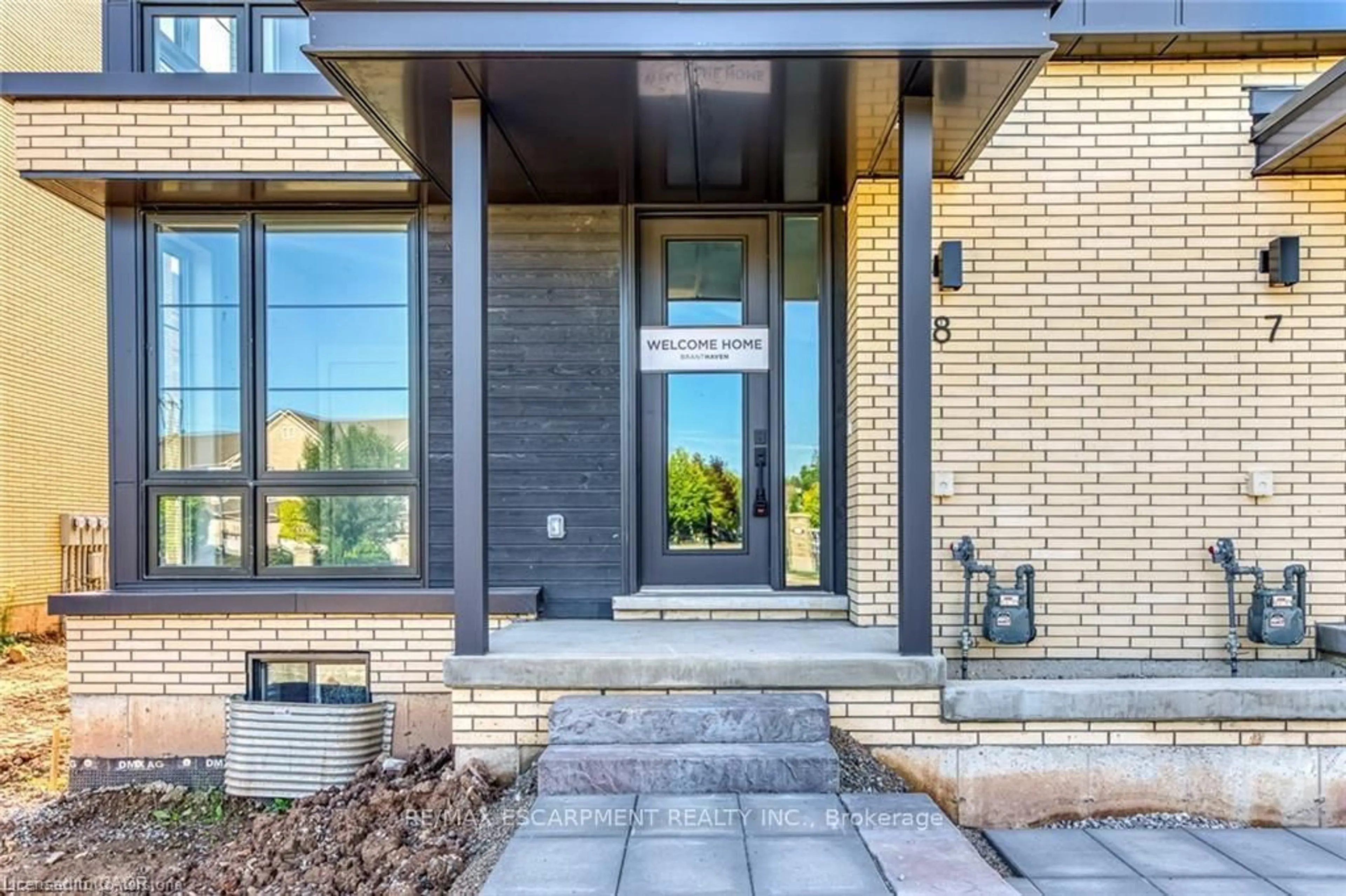 Home with brick exterior material, street for 2273 Turnberry Rd #8, Burlington Ontario L7M 2B2