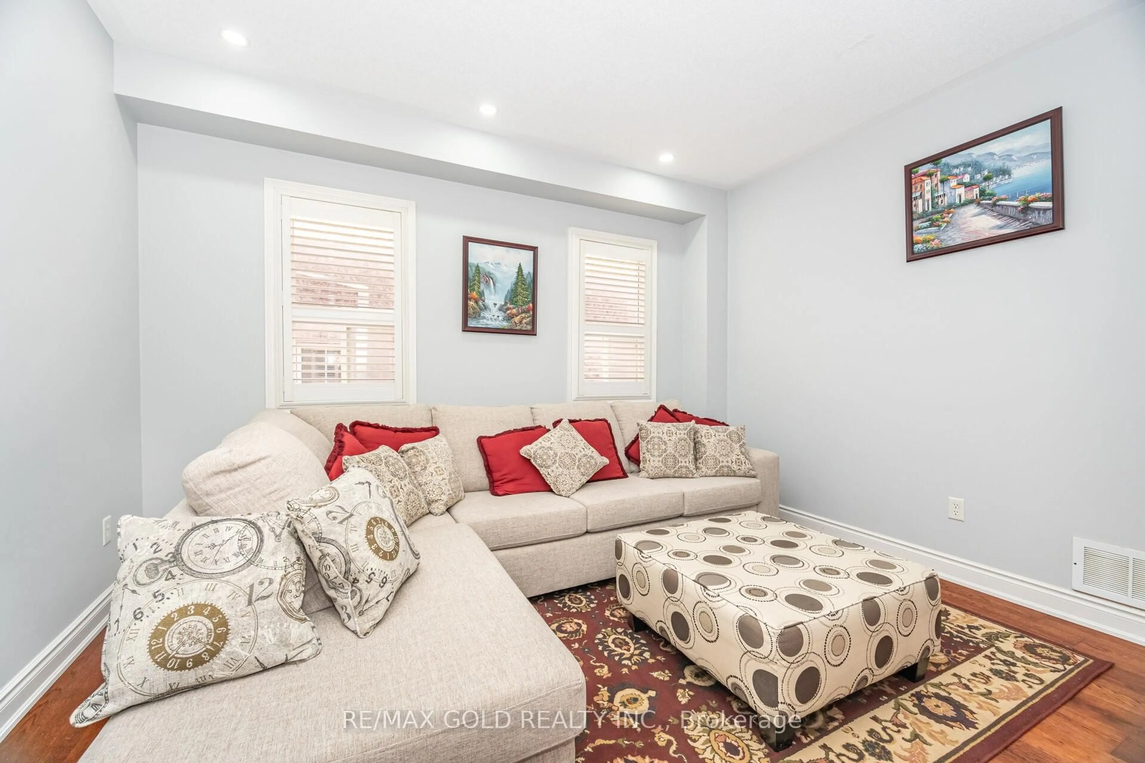 Living room with furniture, unknown for 8 Goreridge Cres, Brampton Ontario L6P 1P2